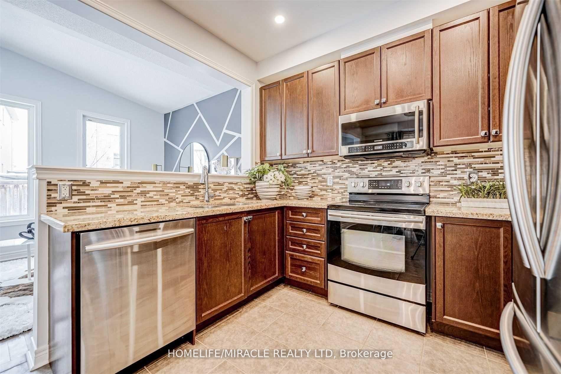 Photo 6 of 38 Ostrovsky Road, Vaughan, Vellore Village — HOMEH
