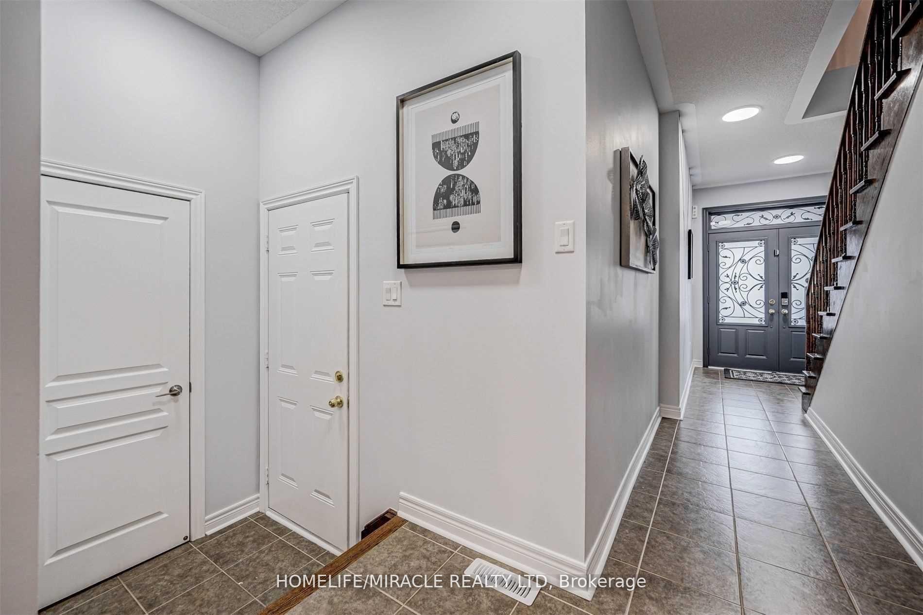 Photo 11 of 38 Ostrovsky Road, Vaughan, Vellore Village — HOMEH