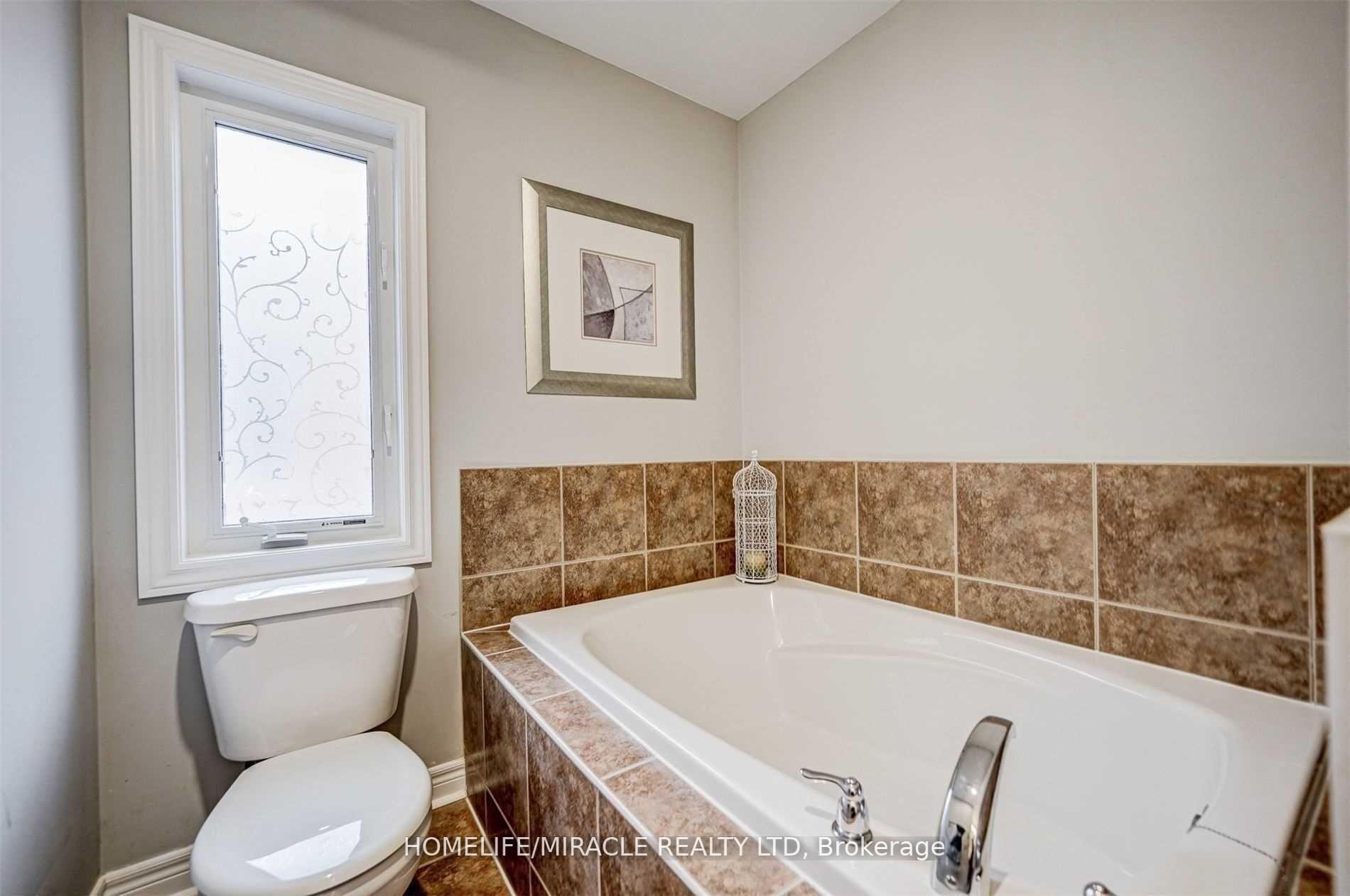 Photo 17 of 38 Ostrovsky Road, Vaughan, Vellore Village — HOMEH