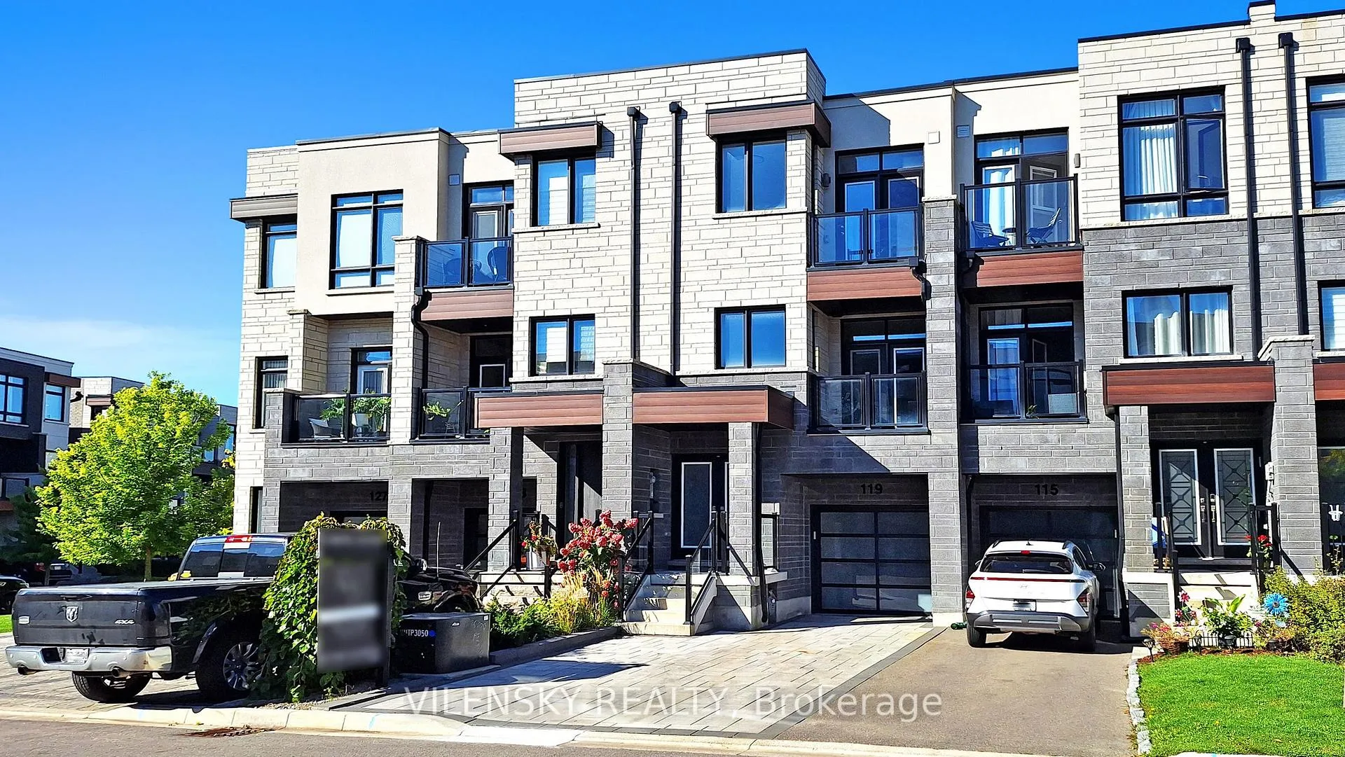 Photo 1 of 119 Golden Trail, Vaughan, Patterson — HOMEH