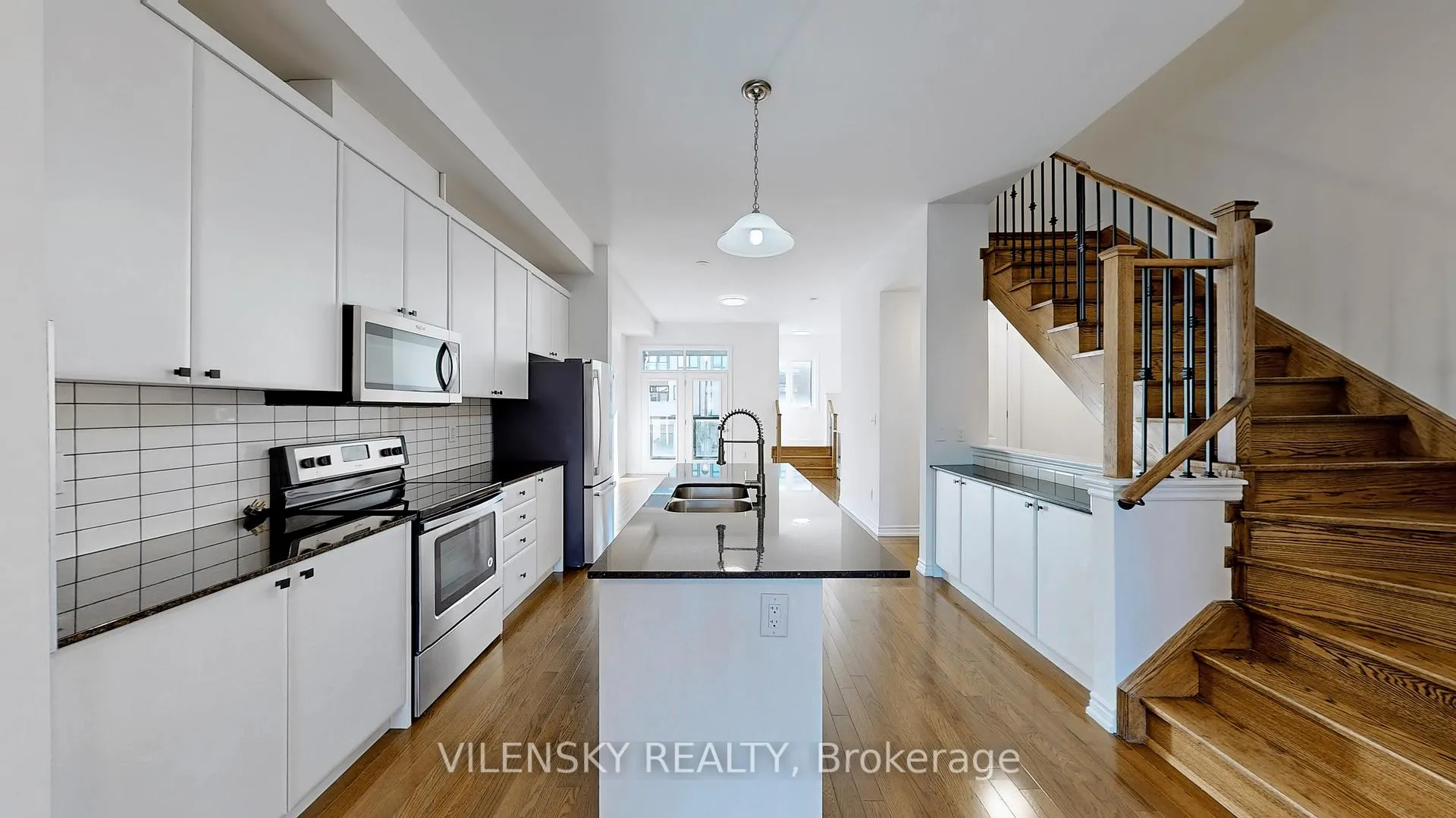 Photo 5 of 119 Golden Trail, Vaughan, Patterson — HOMEH