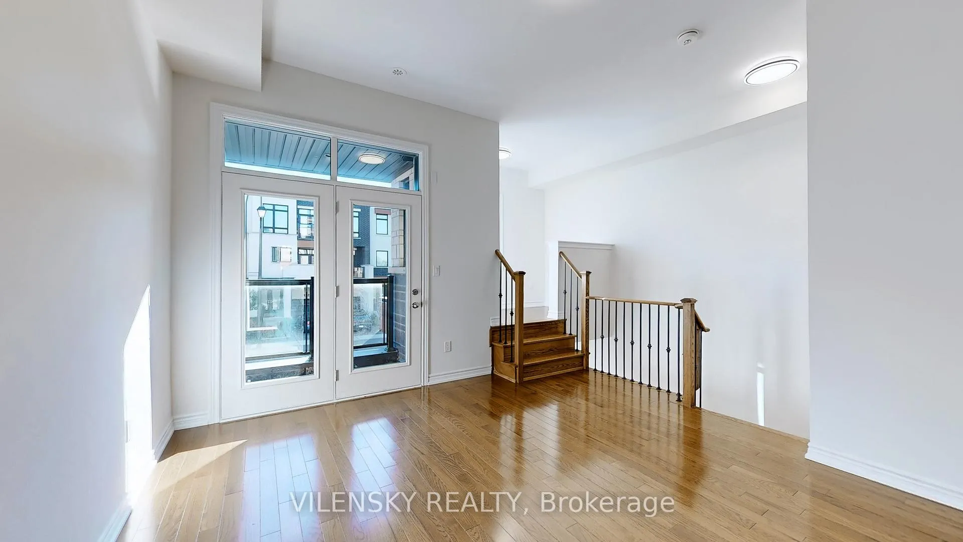 Photo 11 of 119 Golden Trail, Vaughan, Patterson — HOMEH