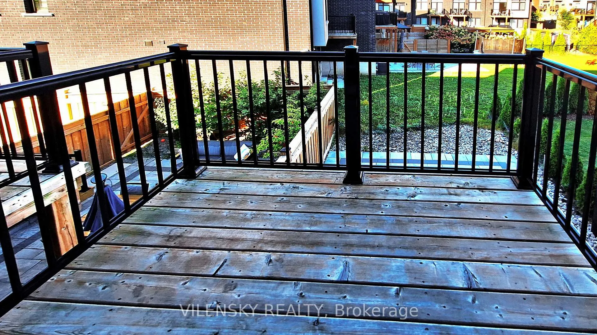 Photo 12 of 119 Golden Trail, Vaughan, Patterson — HOMEH
