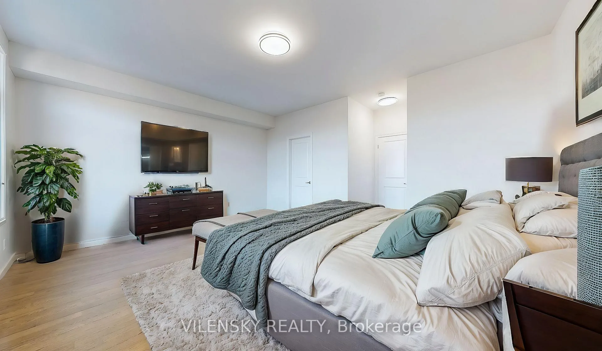 Photo 17 of 119 Golden Trail, Vaughan, Patterson — HOMEH