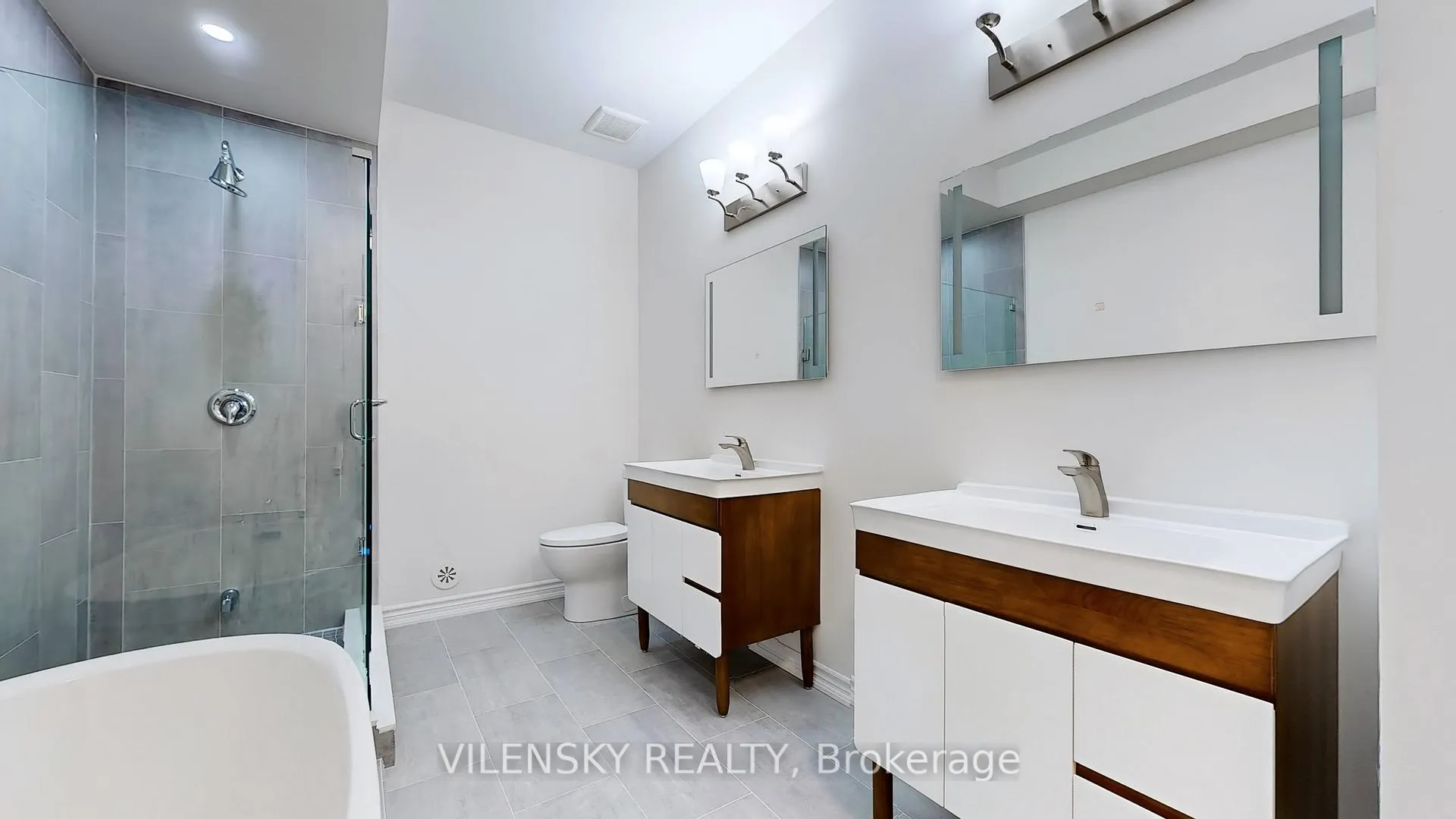 Photo 18 of 119 Golden Trail, Vaughan, Patterson — HOMEH