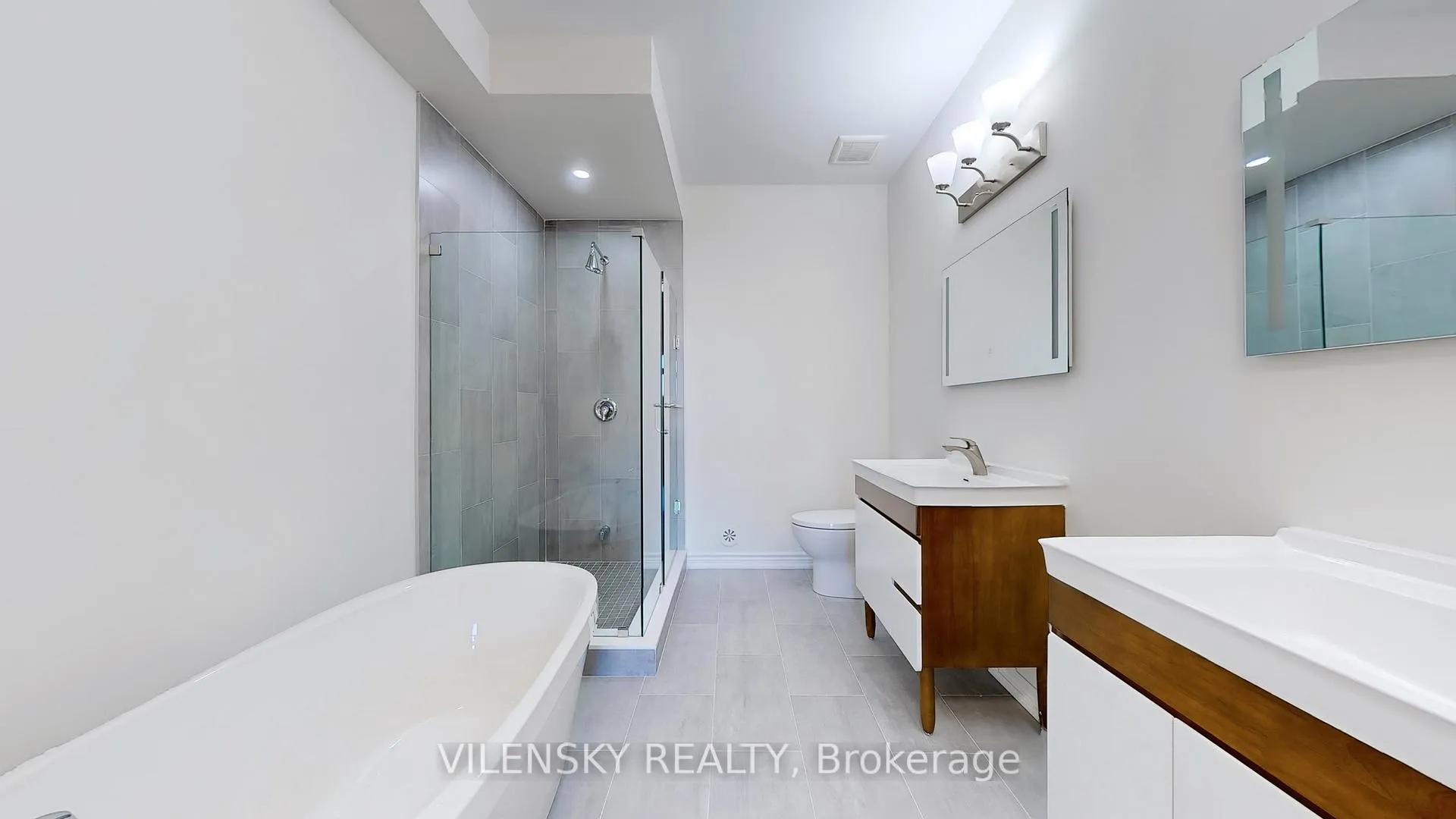 Photo 19 of 119 Golden Trail, Vaughan, Patterson — HOMEH