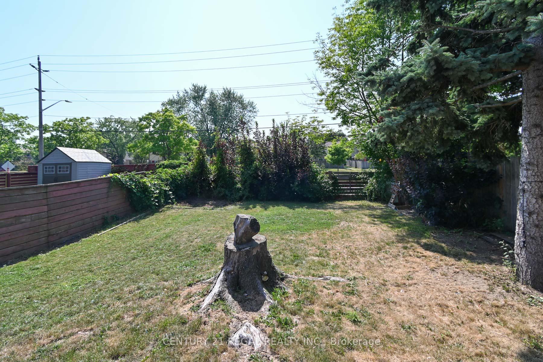 Photo 33 of 8 Andrea Road, Ajax, South East — HOMEH