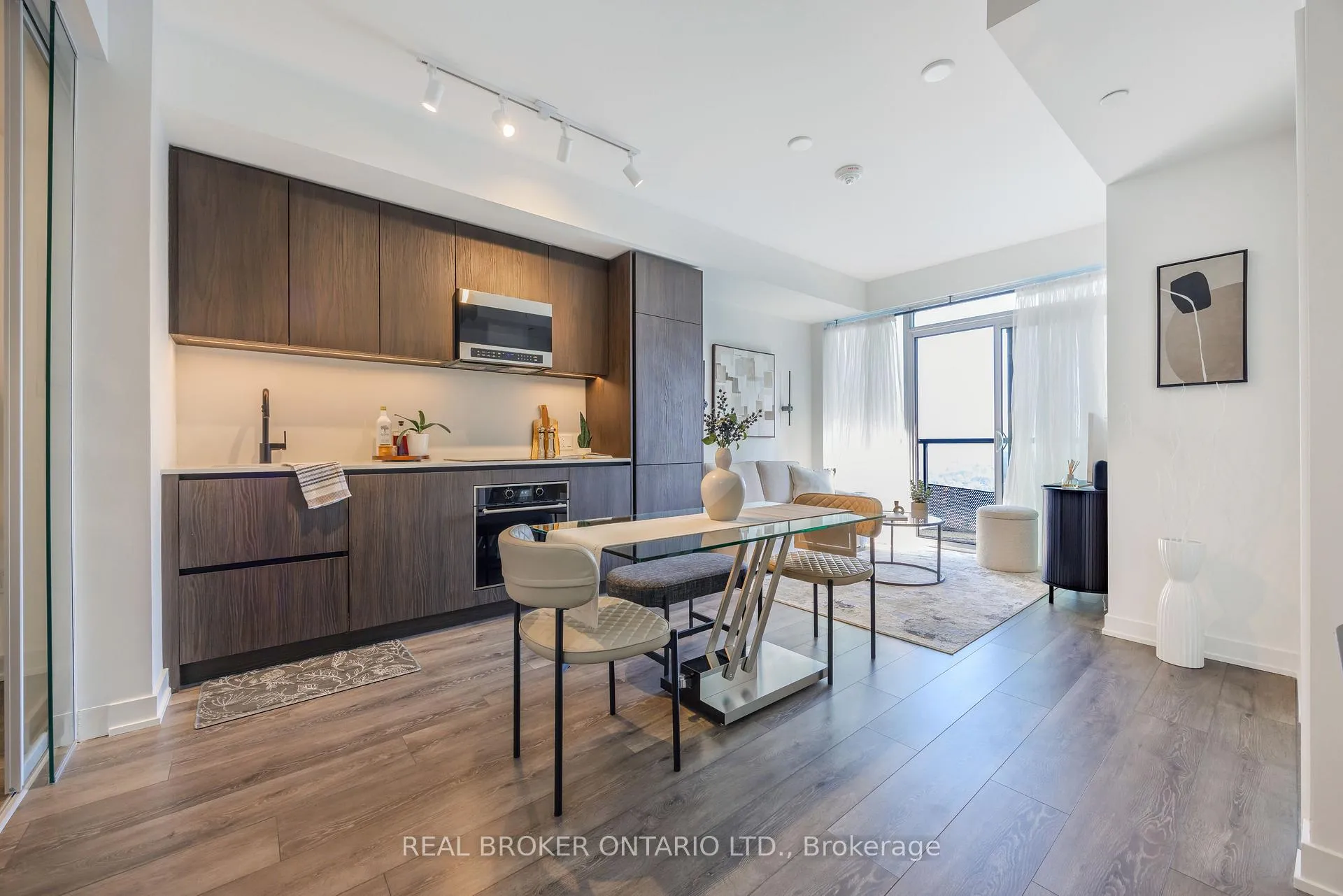 Photo 6 of Unit 2101S, 127 Broadway Ave, Toronto, Mount Pleasant West — HOMEH