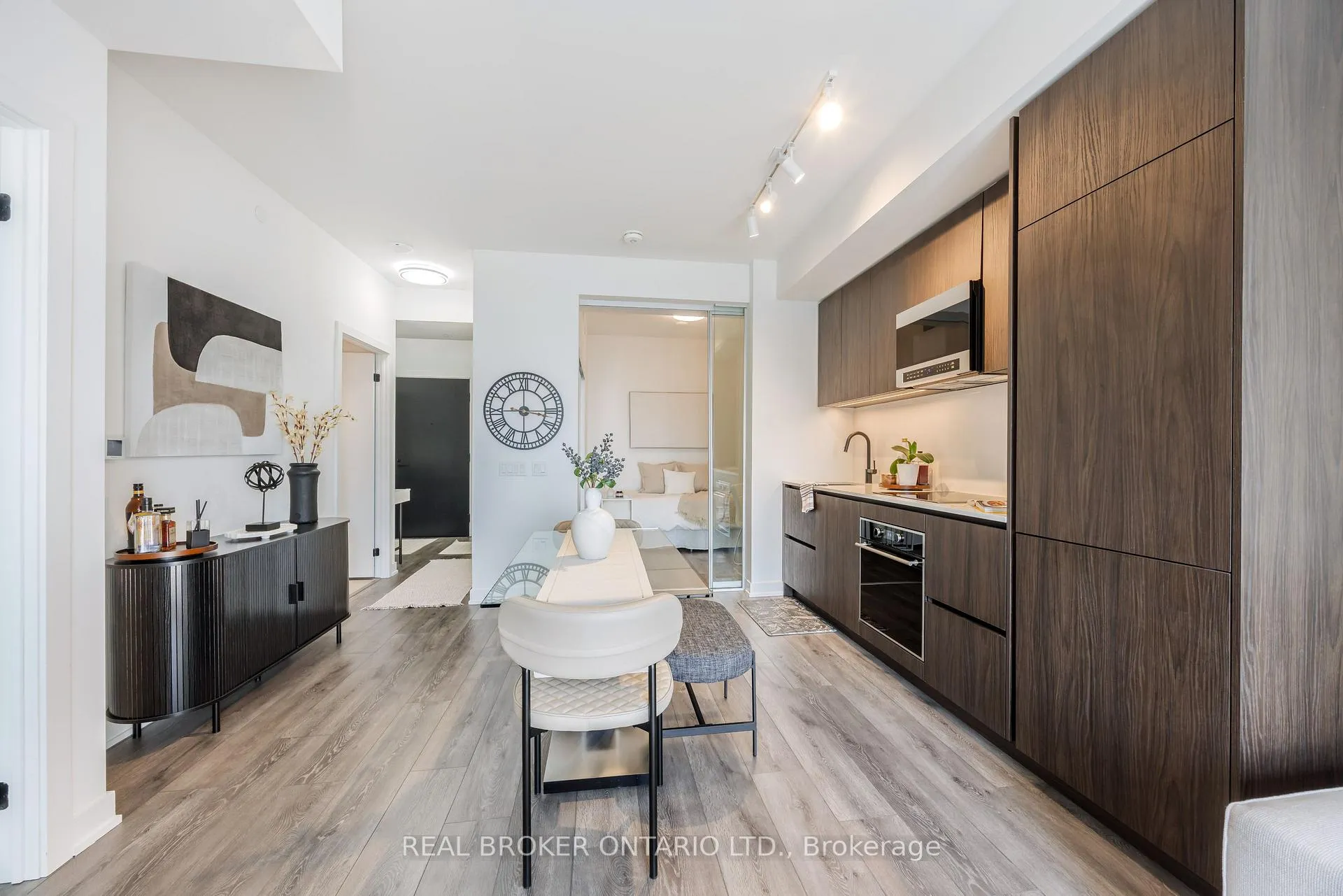 Photo 10 of Unit 2101S, 127 Broadway Ave, Toronto, Mount Pleasant West — HOMEH