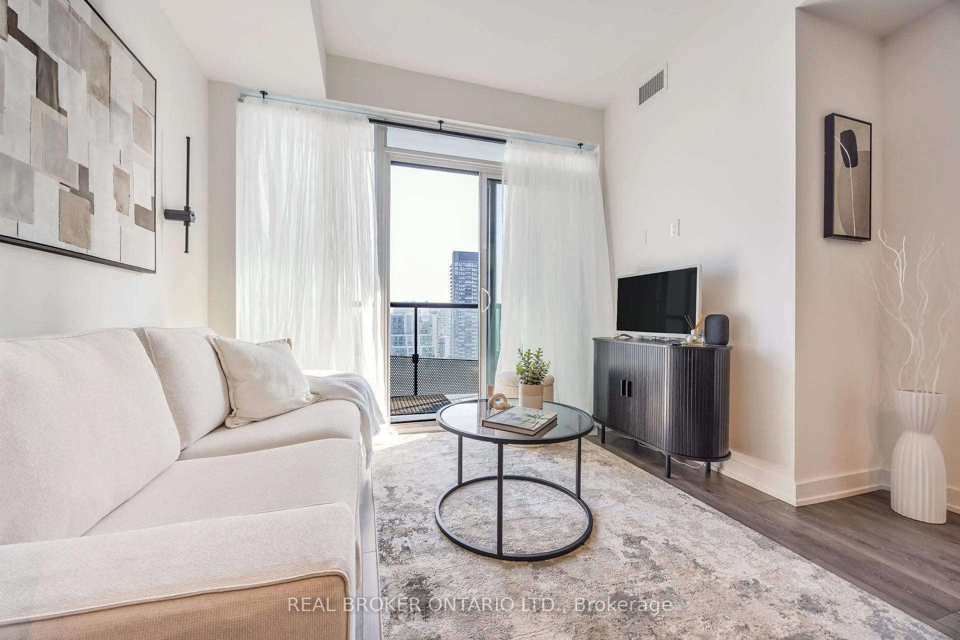Photo 12 of Unit 2101S, 127 Broadway Ave, Toronto, Mount Pleasant West — HOMEH