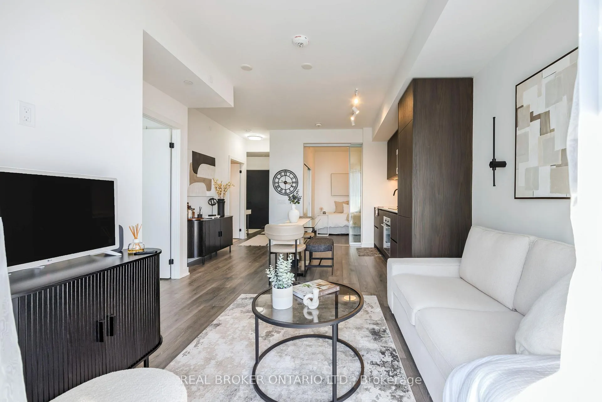Photo 13 of Unit 2101S, 127 Broadway Ave, Toronto, Mount Pleasant West — HOMEH