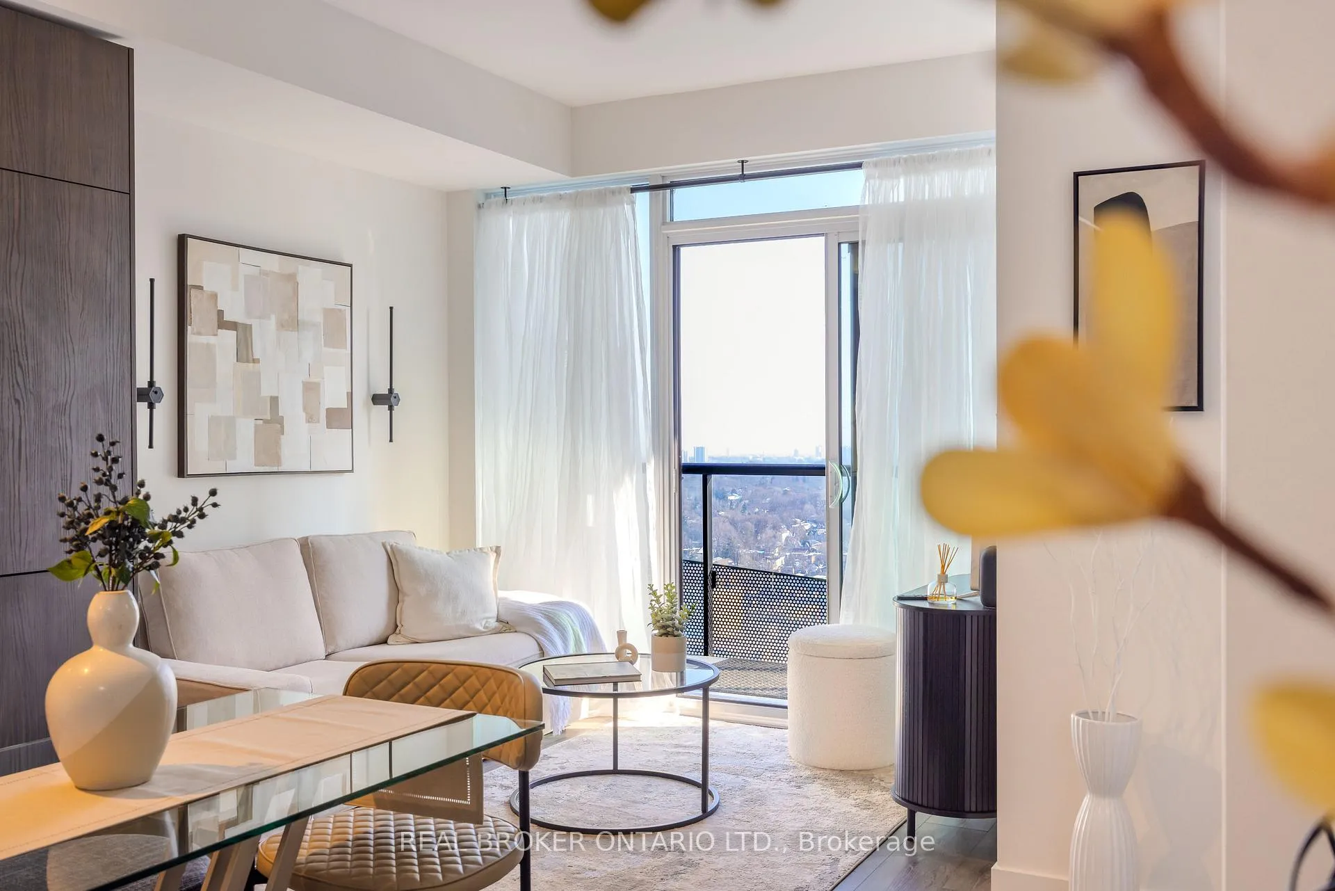 Photo 14 of Unit 2101S, 127 Broadway Ave, Toronto, Mount Pleasant West — HOMEH