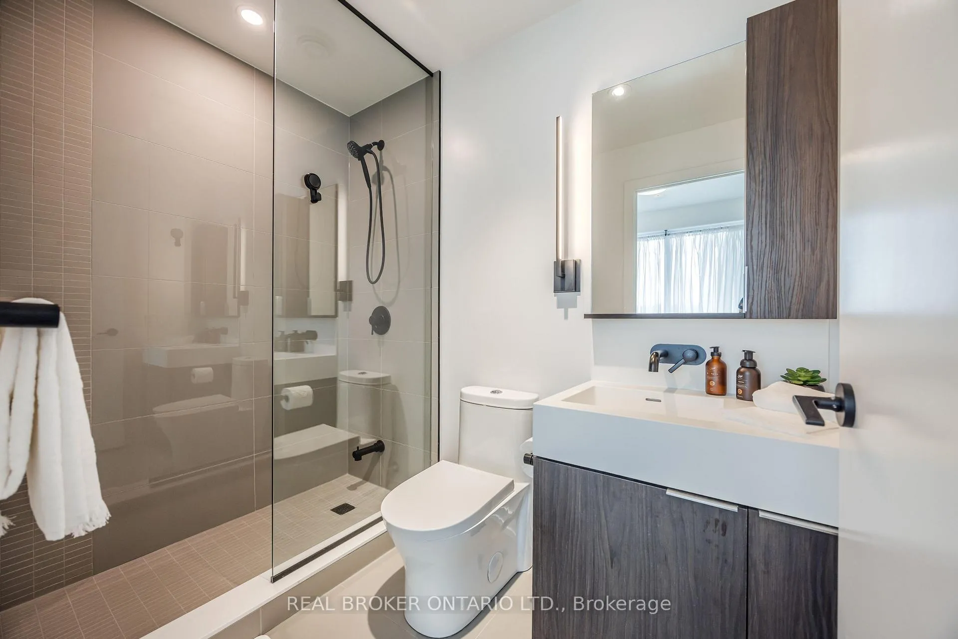 Photo 17 of Unit 2101S, 127 Broadway Ave, Toronto, Mount Pleasant West — HOMEH