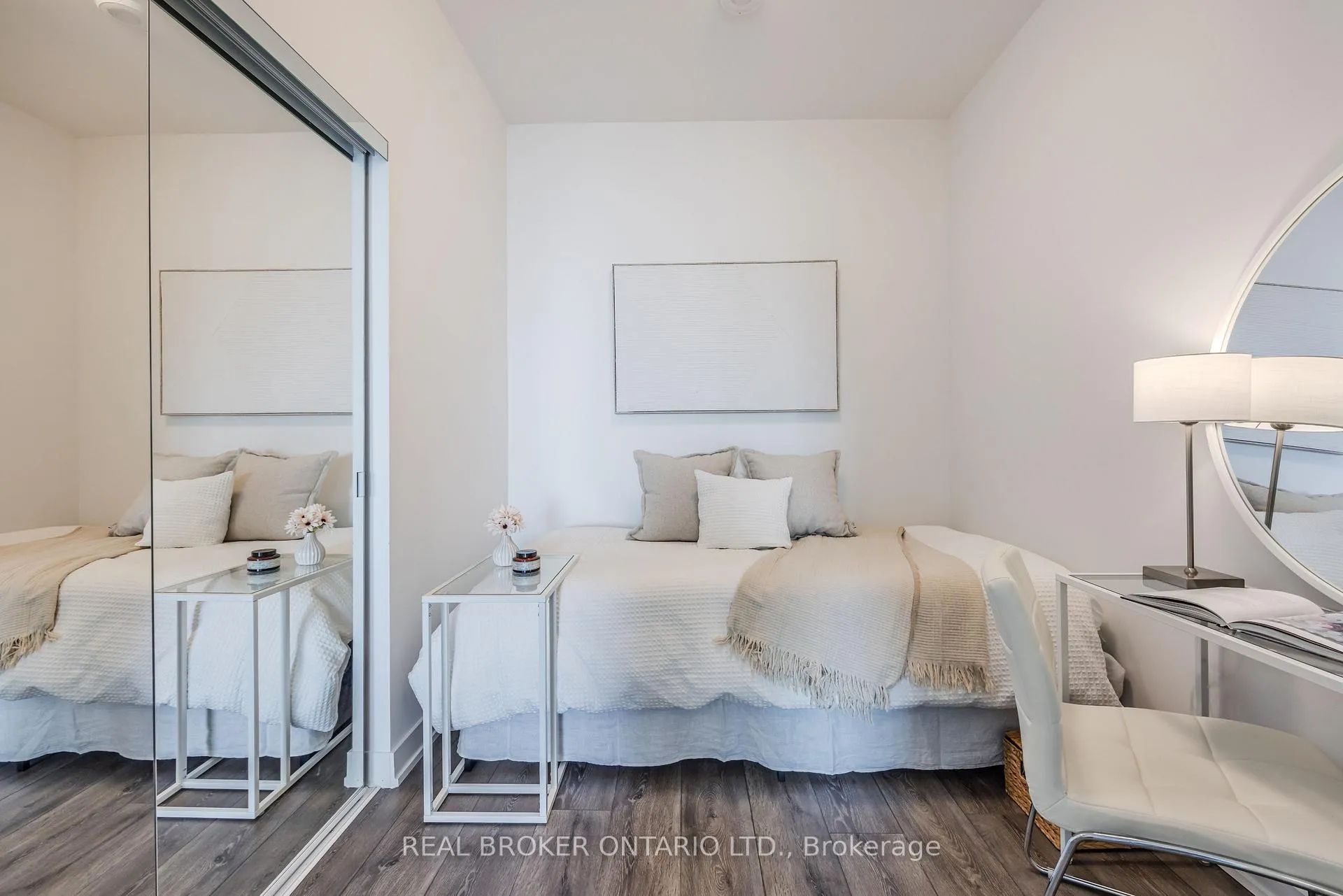 Photo 18 of Unit 2101S, 127 Broadway Ave, Toronto, Mount Pleasant West — HOMEH