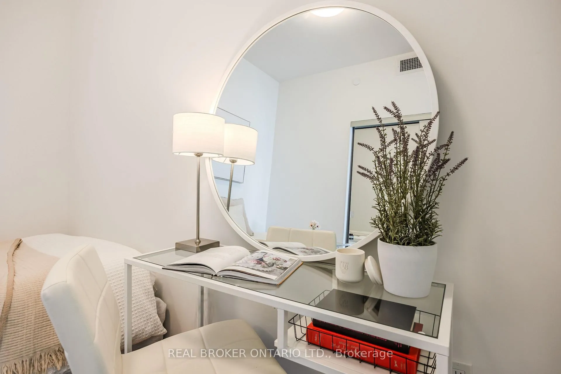Photo 20 of Unit 2101S, 127 Broadway Ave, Toronto, Mount Pleasant West — HOMEH