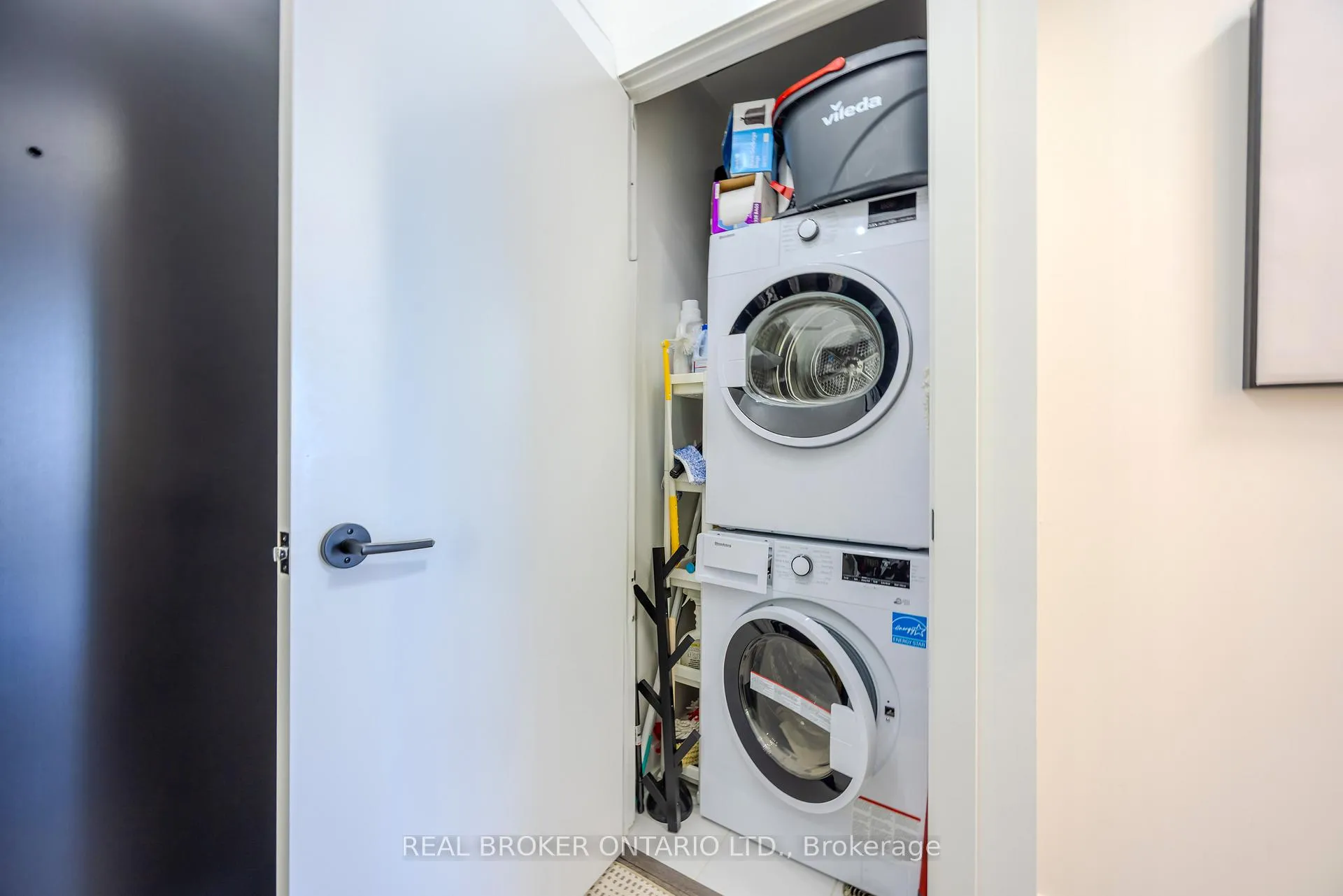 Photo 21 of Unit 2101S, 127 Broadway Ave, Toronto, Mount Pleasant West — HOMEH