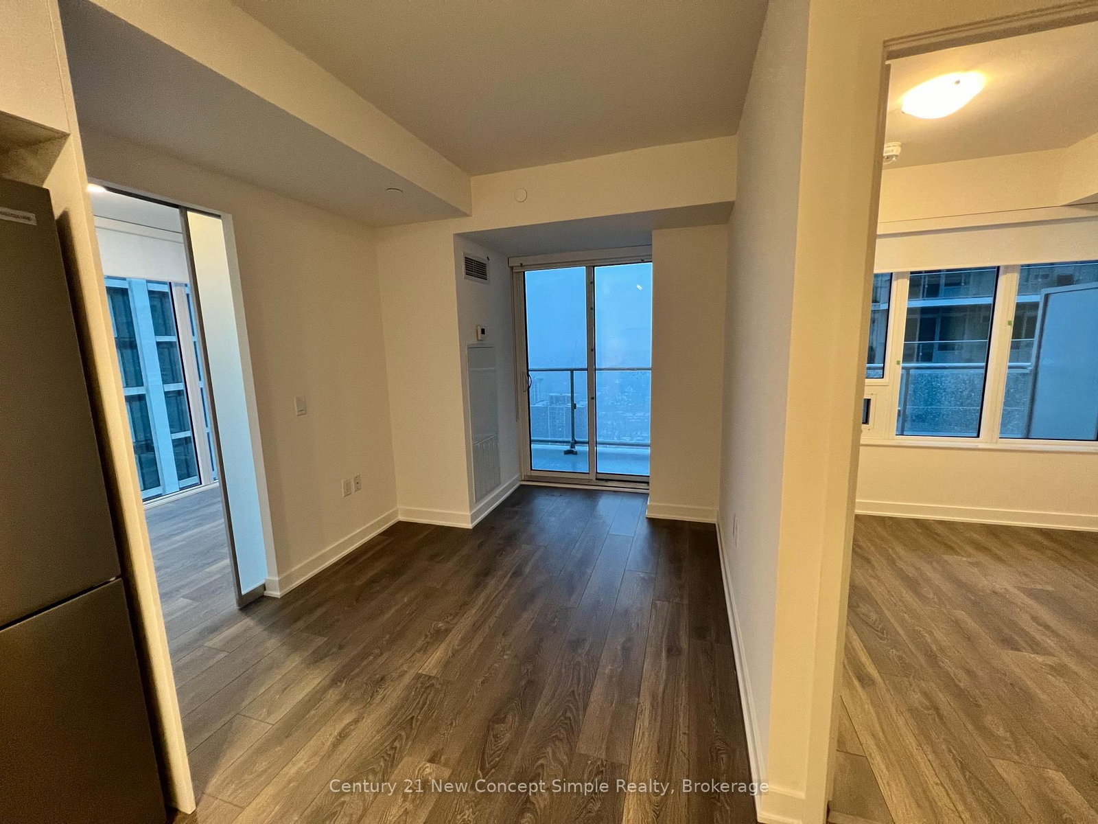 Photo 2 of Unit 3512, 195 Redpath Ave, Toronto, Mount Pleasant West — HOMEH
