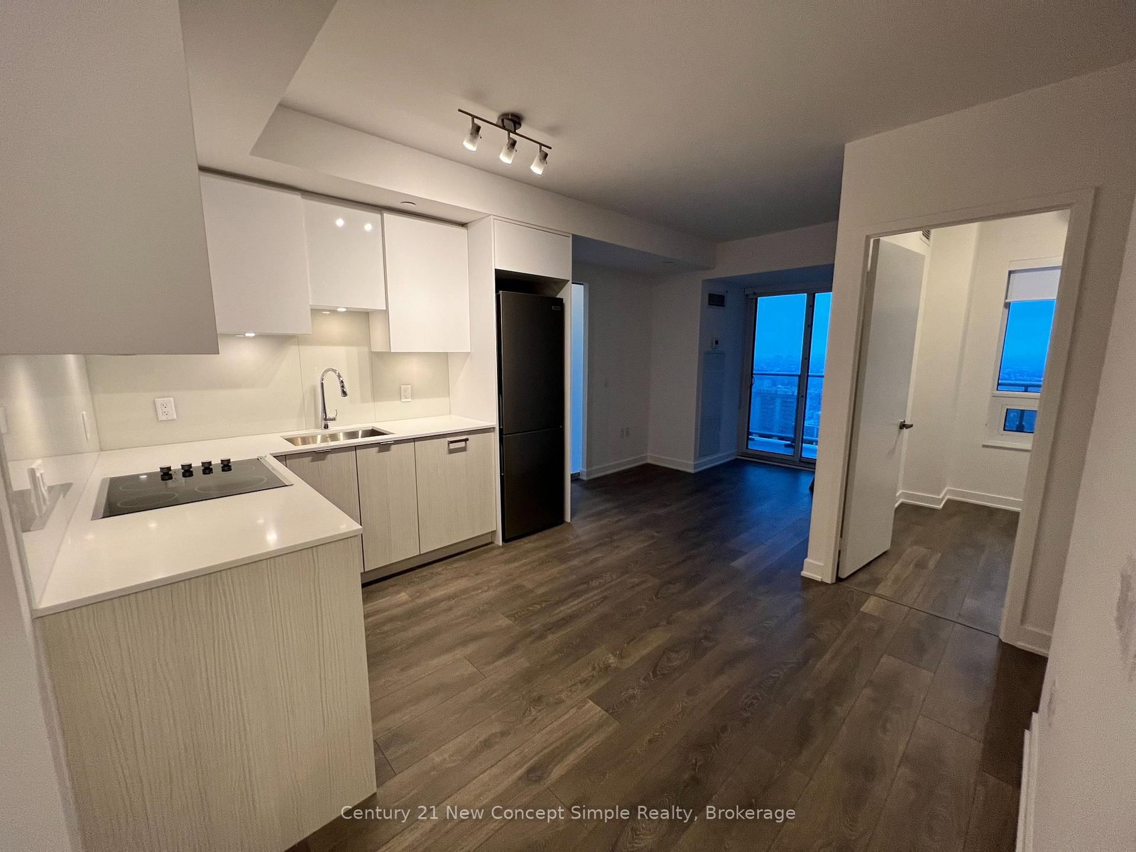 Photo 3 of Unit 3512, 195 Redpath Ave, Toronto, Mount Pleasant West — HOMEH