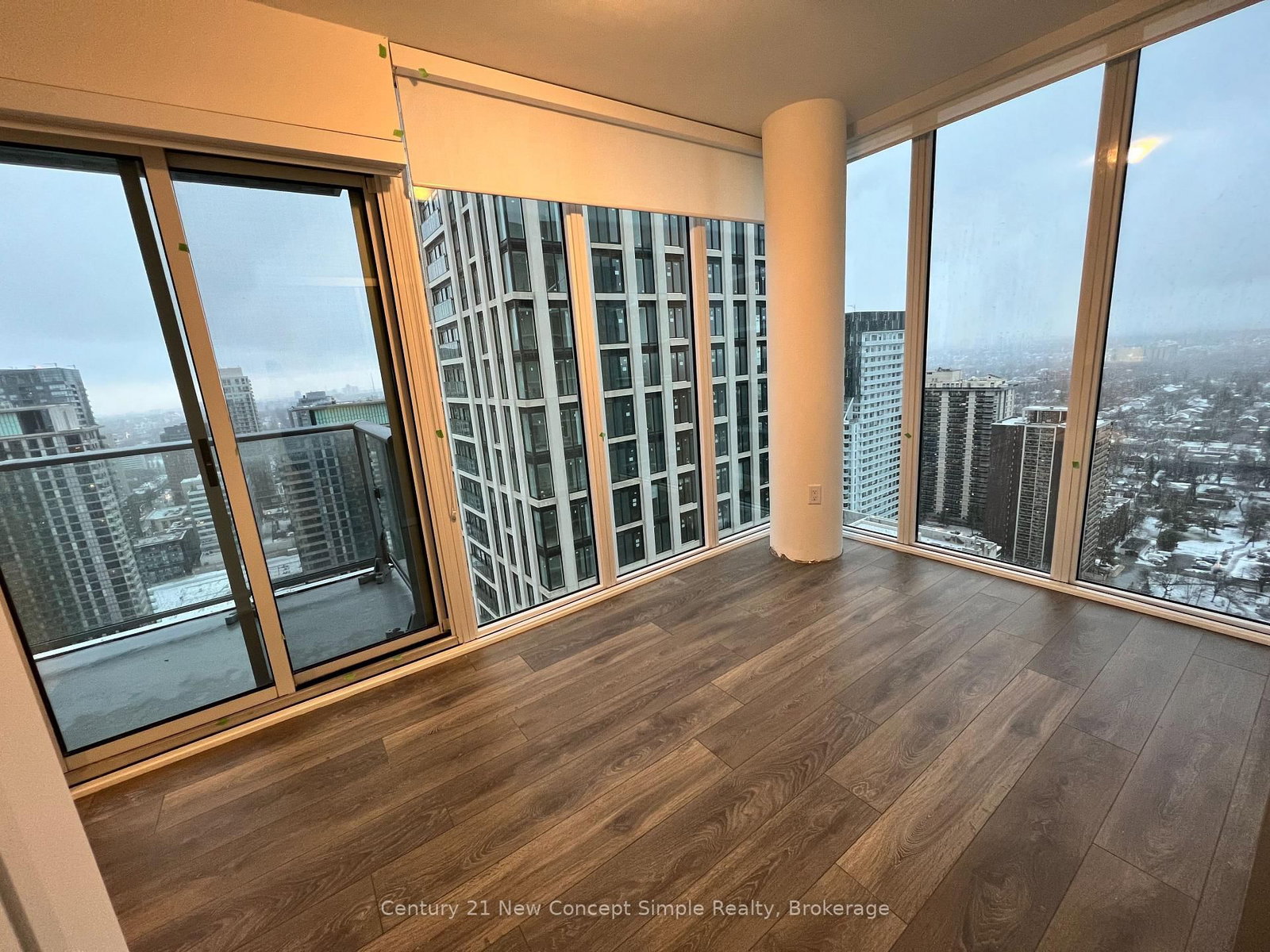 Photo 5 of Unit 3512, 195 Redpath Ave, Toronto, Mount Pleasant West — HOMEH
