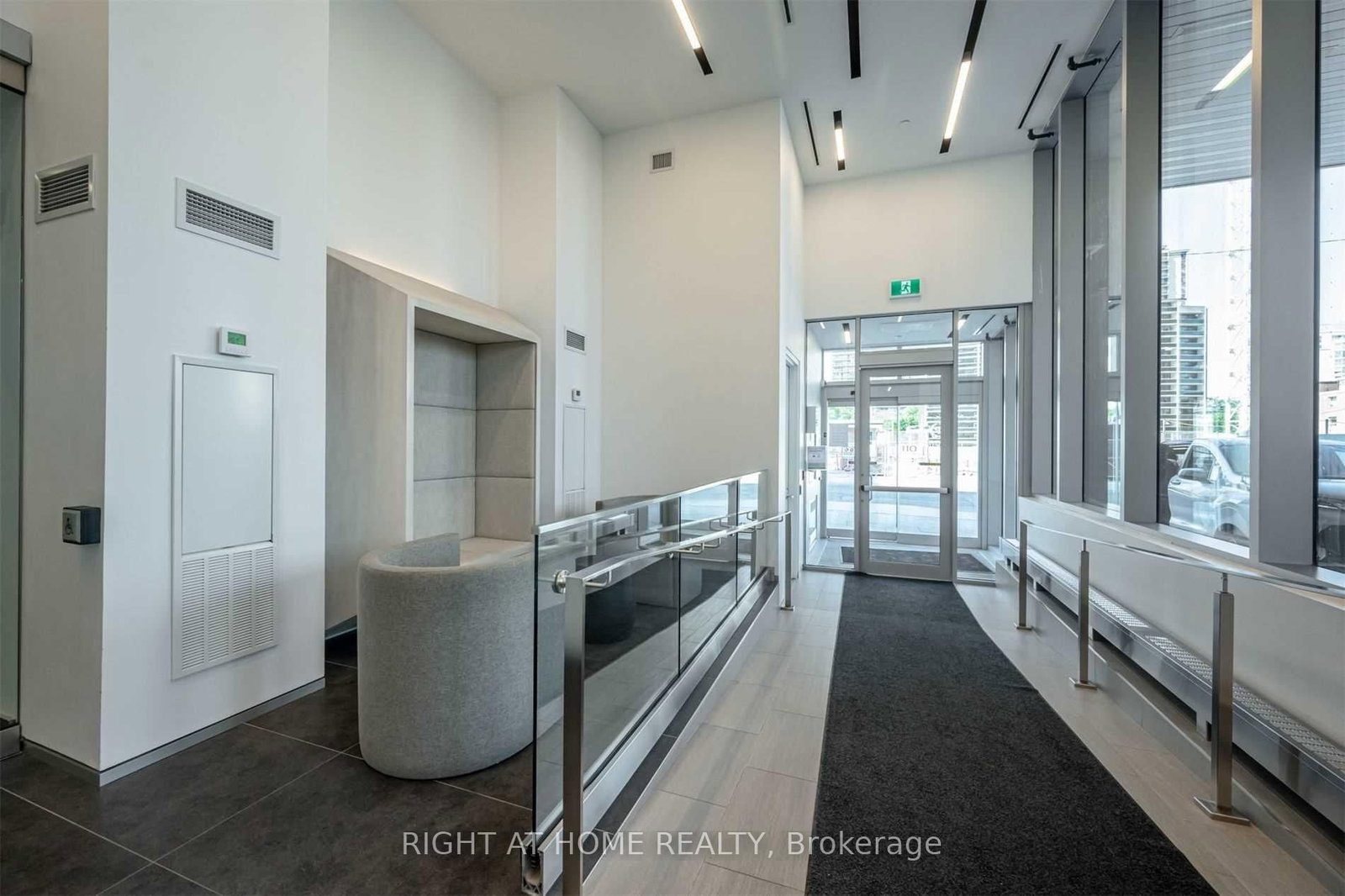 Photo 7 of Unit 612, 99 Broadway Ave, Toronto, Mount Pleasant West — HOMEH