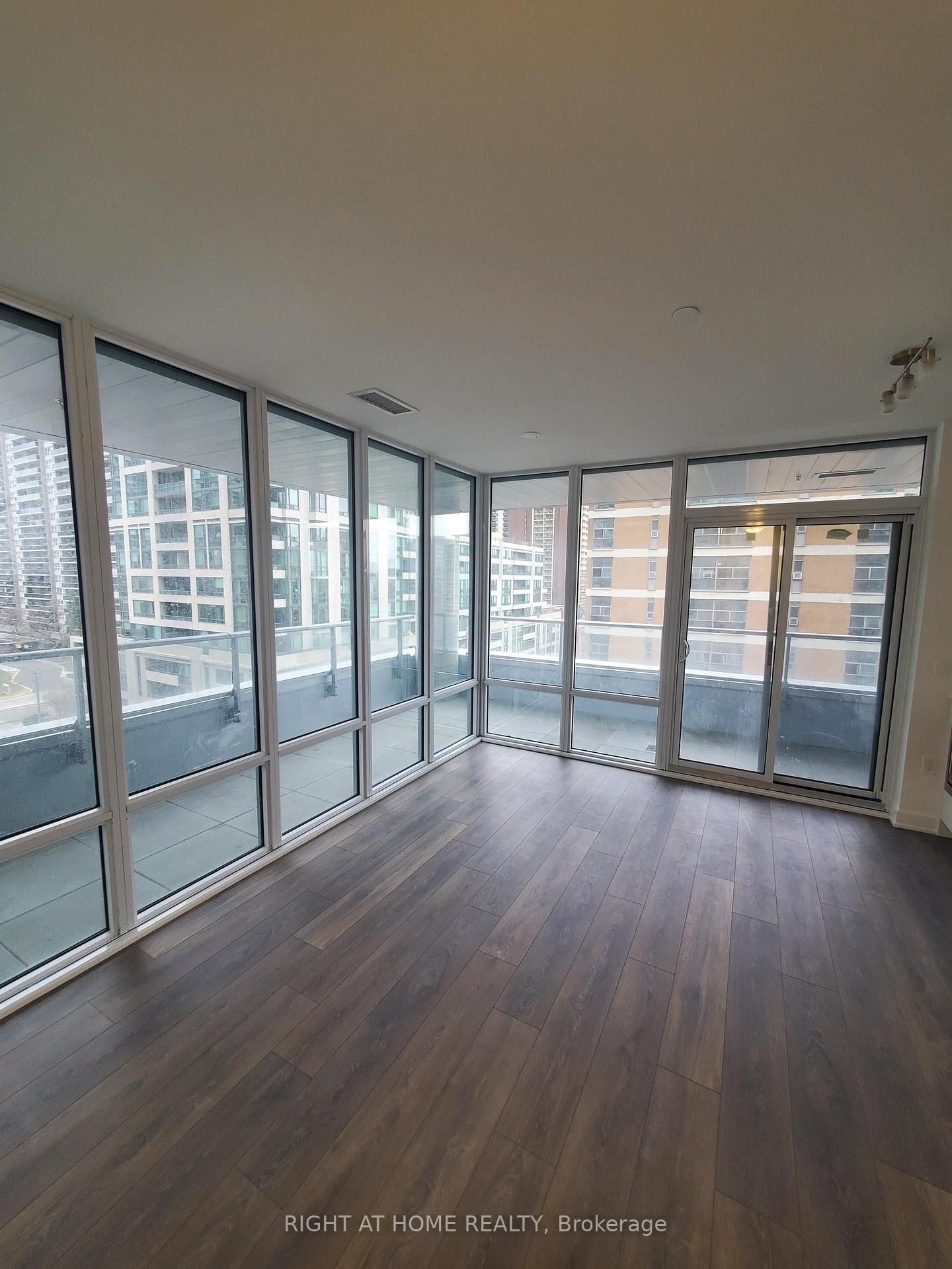 Photo 4 of Unit 612, 99 Broadway Ave, Toronto, Mount Pleasant West — HOMEH