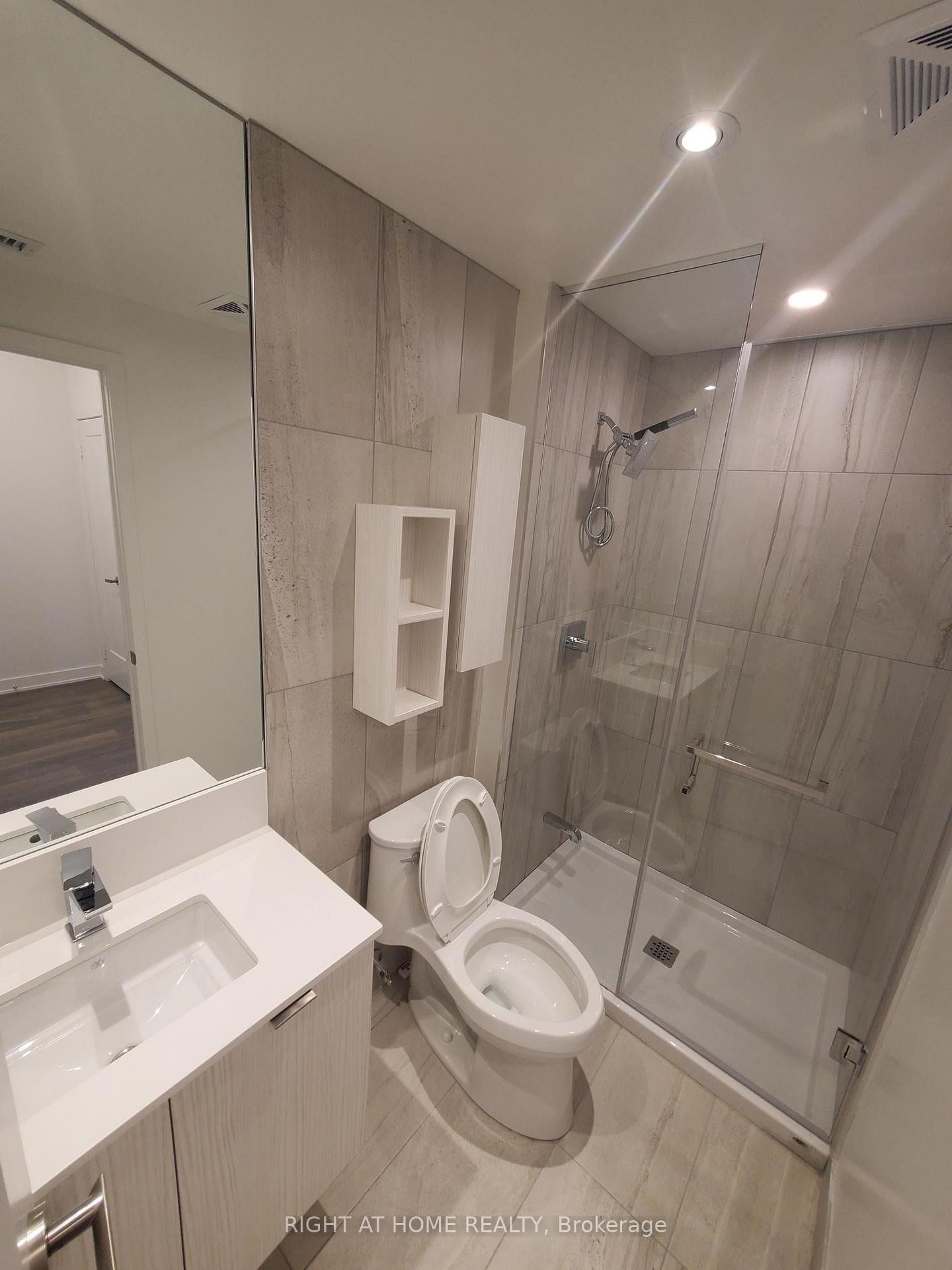 Photo 10 of Unit 612, 99 Broadway Ave, Toronto, Mount Pleasant West — HOMEH