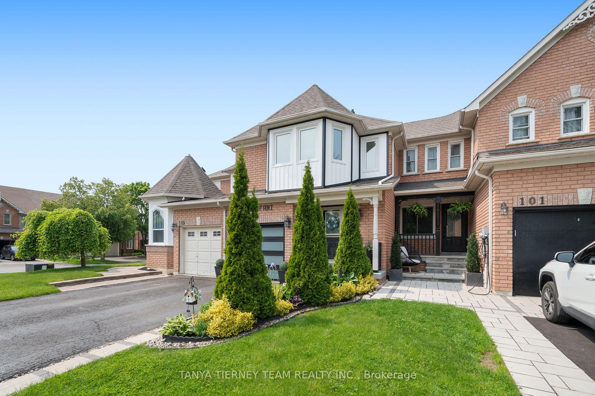 Photo 3 of 103 Zachary Place, Whitby, Brooklin — HOMEH
