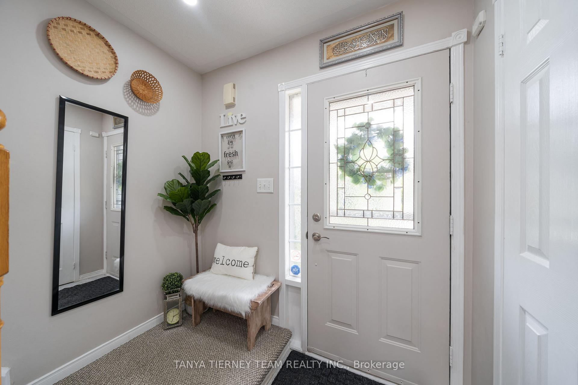 Photo 5 of 103 Zachary Place, Whitby, Brooklin — HOMEH