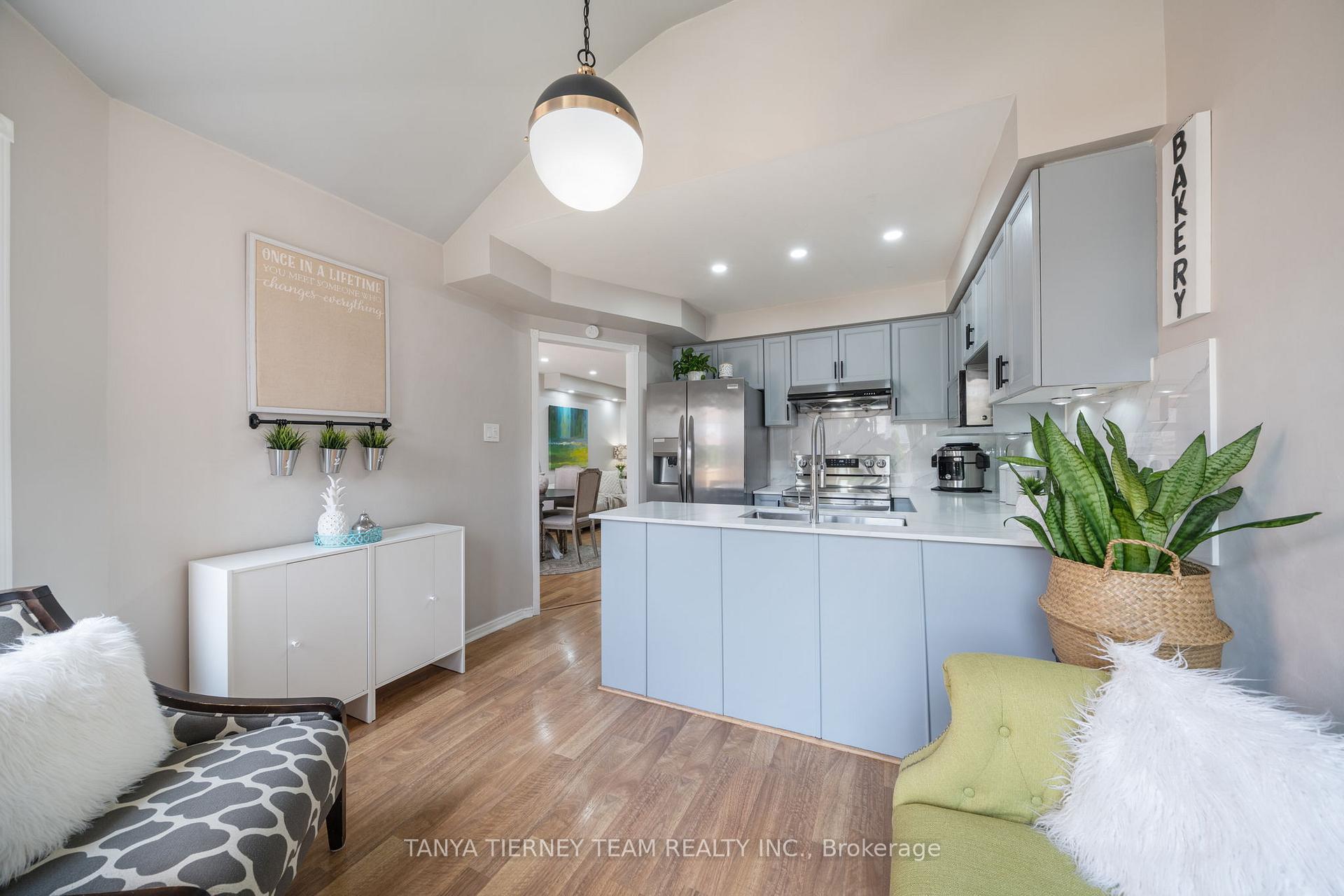 Photo 18 of 103 Zachary Place, Whitby, Brooklin — HOMEH