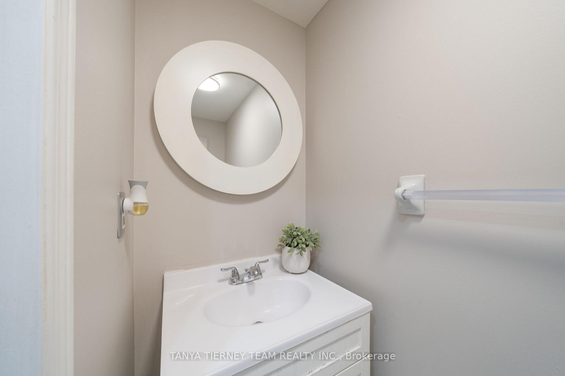 Photo 19 of 103 Zachary Place, Whitby, Brooklin — HOMEH