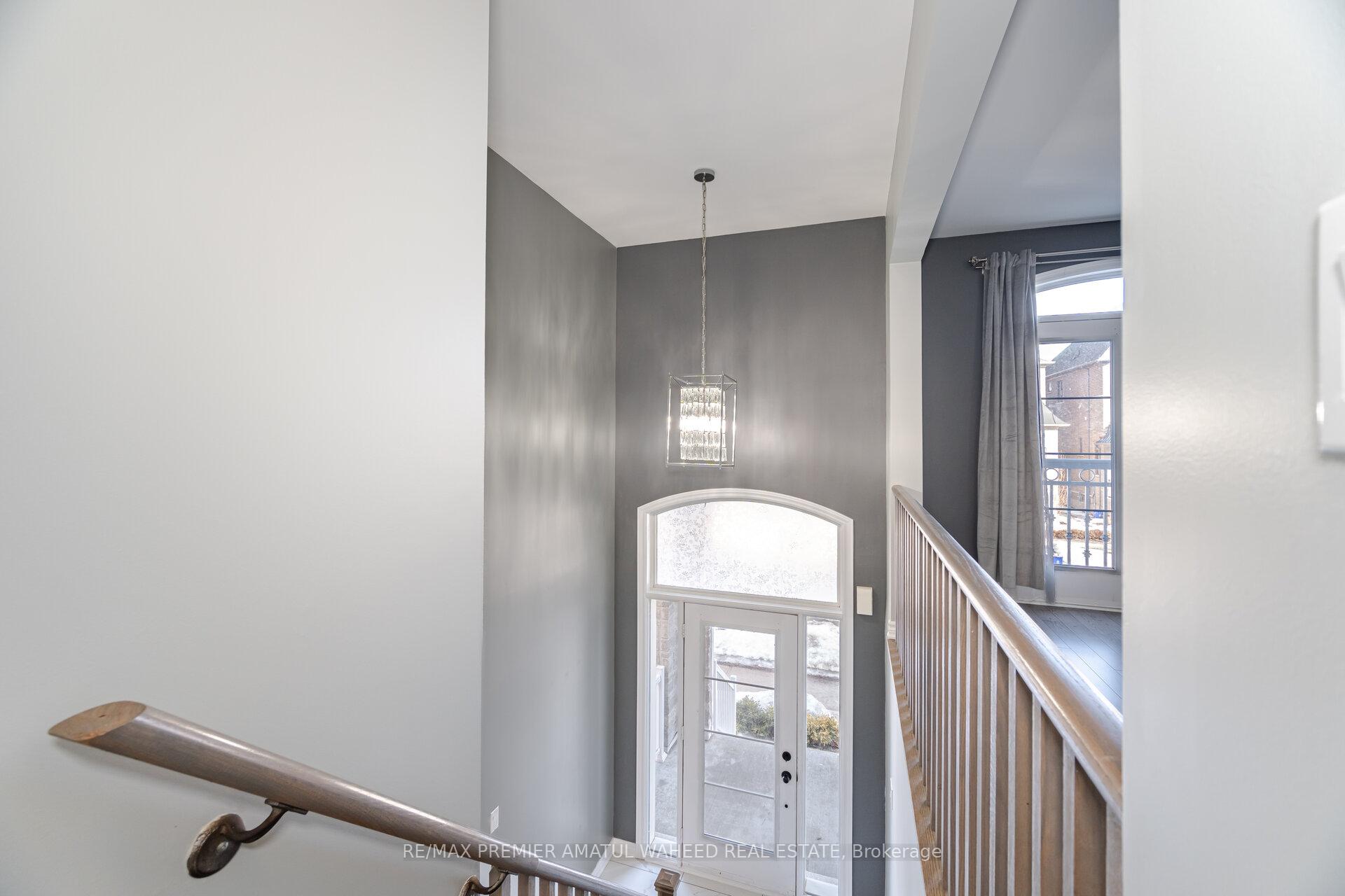 Photo 7 of 67 Farooq Boulevard, Vaughan, Vellore Village — HOMEH
