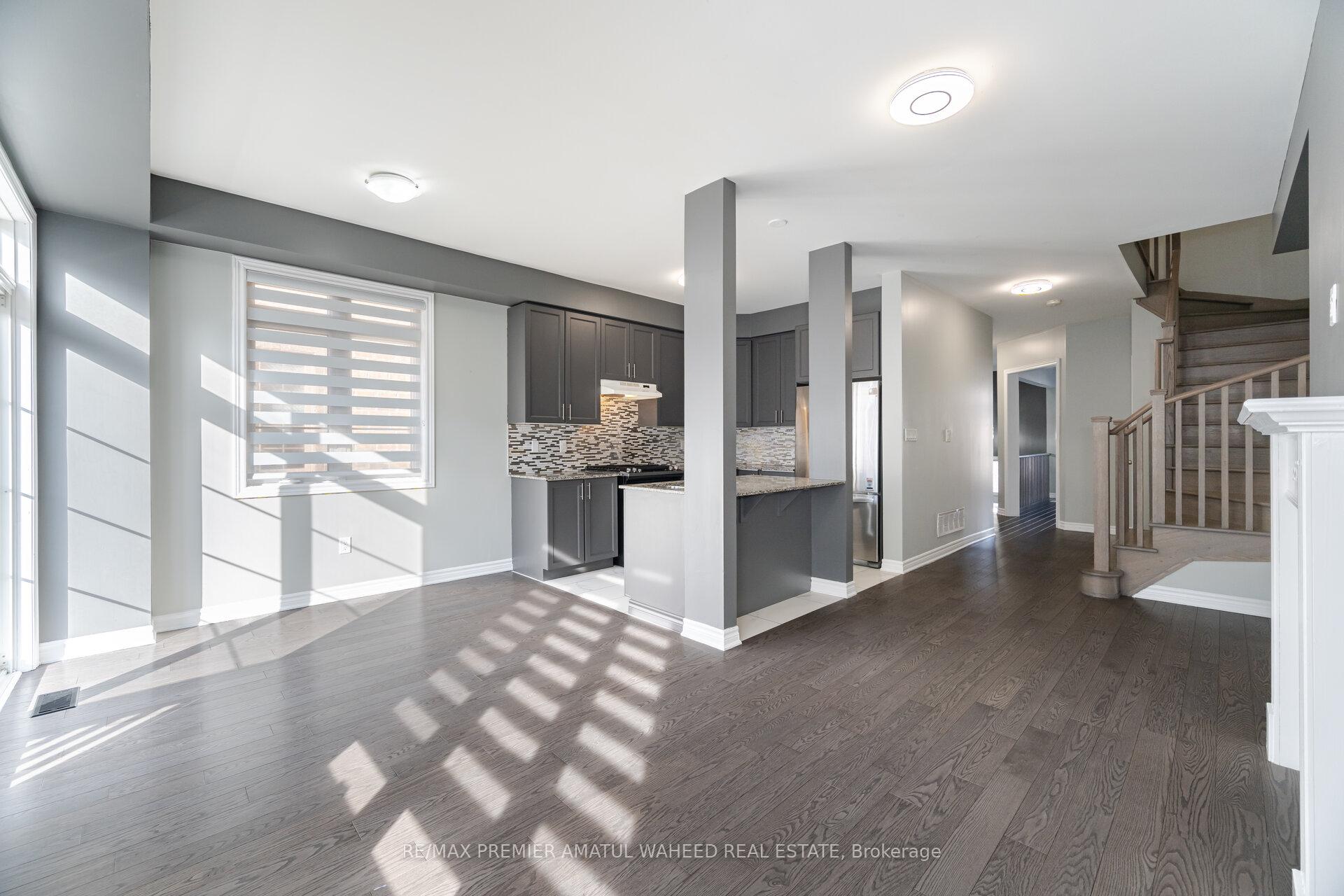 Photo 12 of 67 Farooq Boulevard, Vaughan, Vellore Village — HOMEH