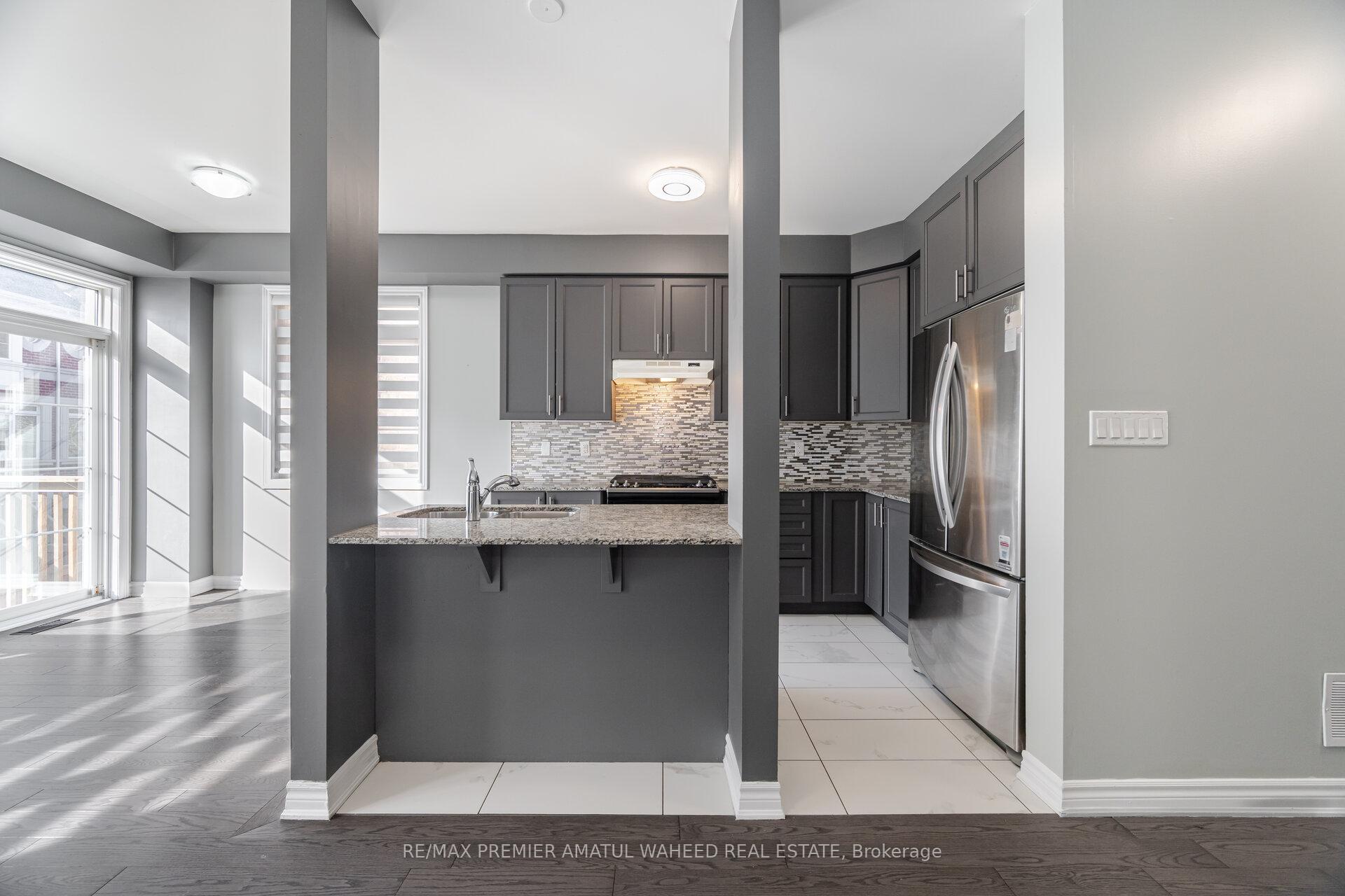 Photo 15 of 67 Farooq Boulevard, Vaughan, Vellore Village — HOMEH