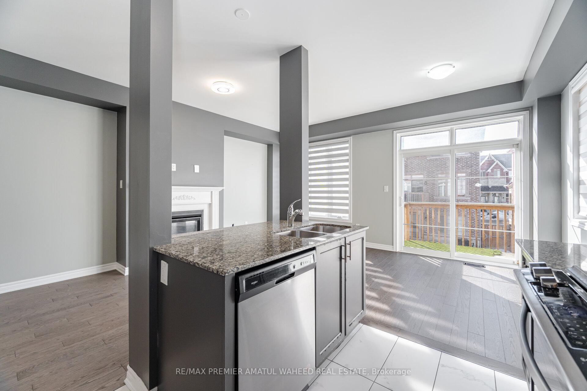 Photo 18 of 67 Farooq Boulevard, Vaughan, Vellore Village — HOMEH