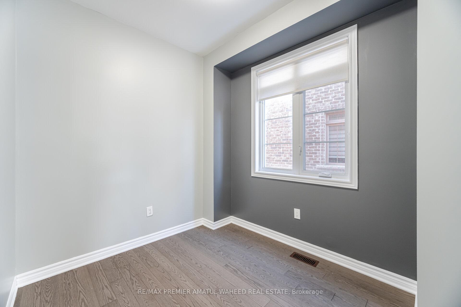 Photo 19 of 67 Farooq Boulevard, Vaughan, Vellore Village — HOMEH
