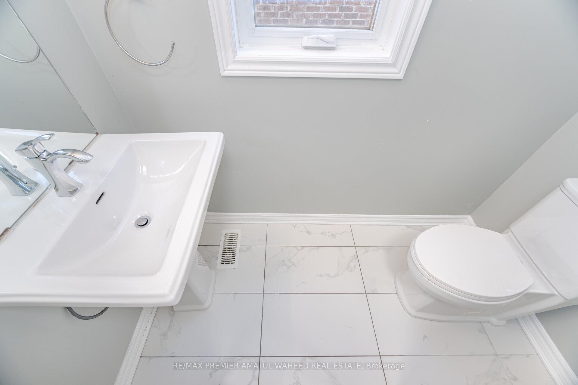 Photo 20 of 67 Farooq Boulevard, Vaughan, Vellore Village — HOMEH