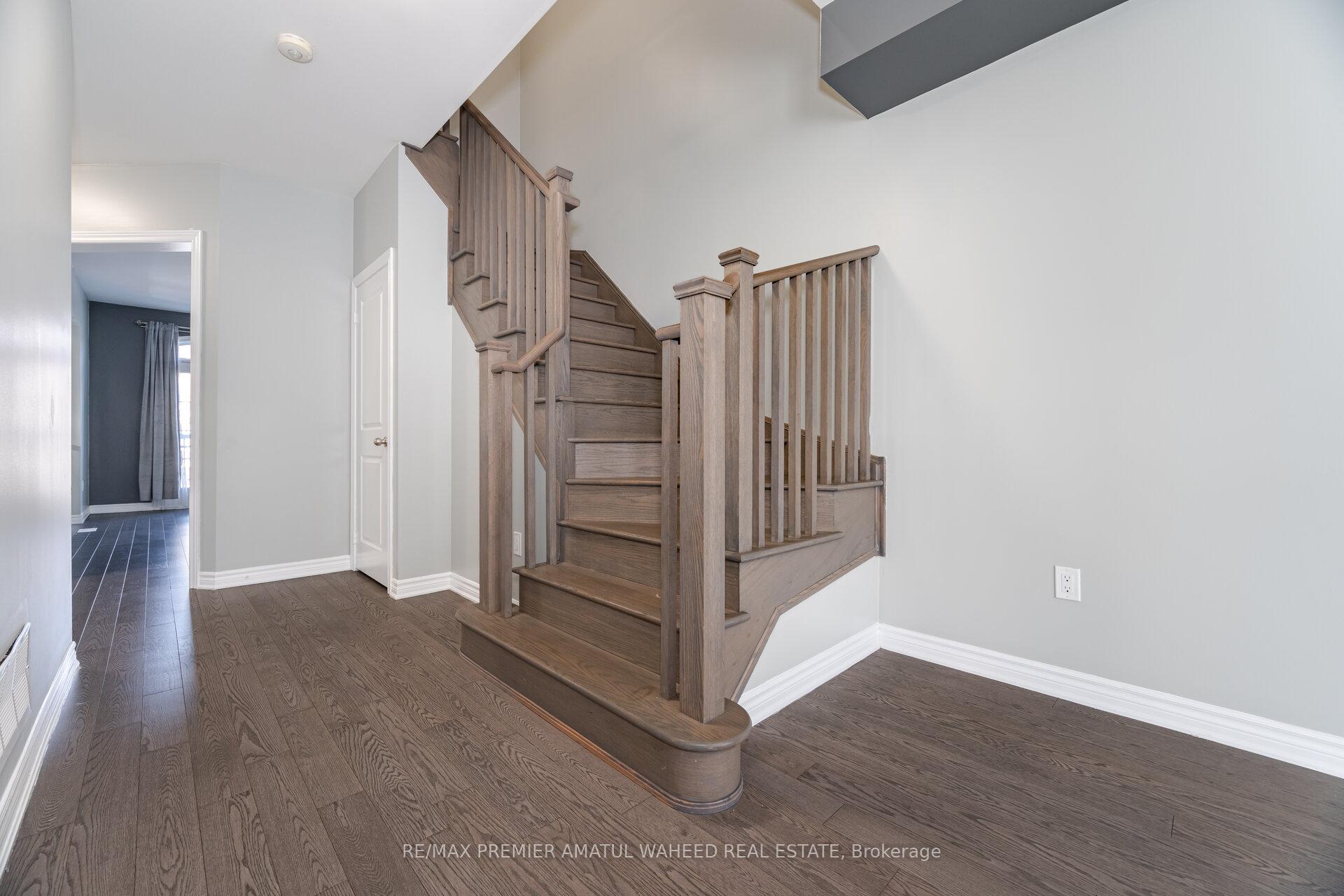 Photo 22 of 67 Farooq Boulevard, Vaughan, Vellore Village — HOMEH