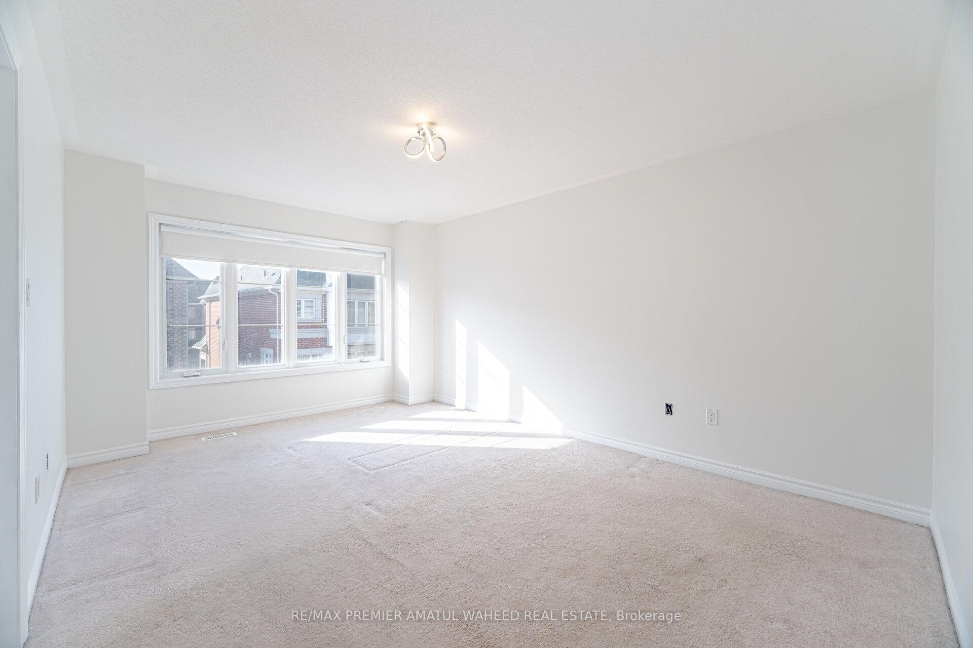 Photo 24 of 67 Farooq Boulevard, Vaughan, Vellore Village — HOMEH