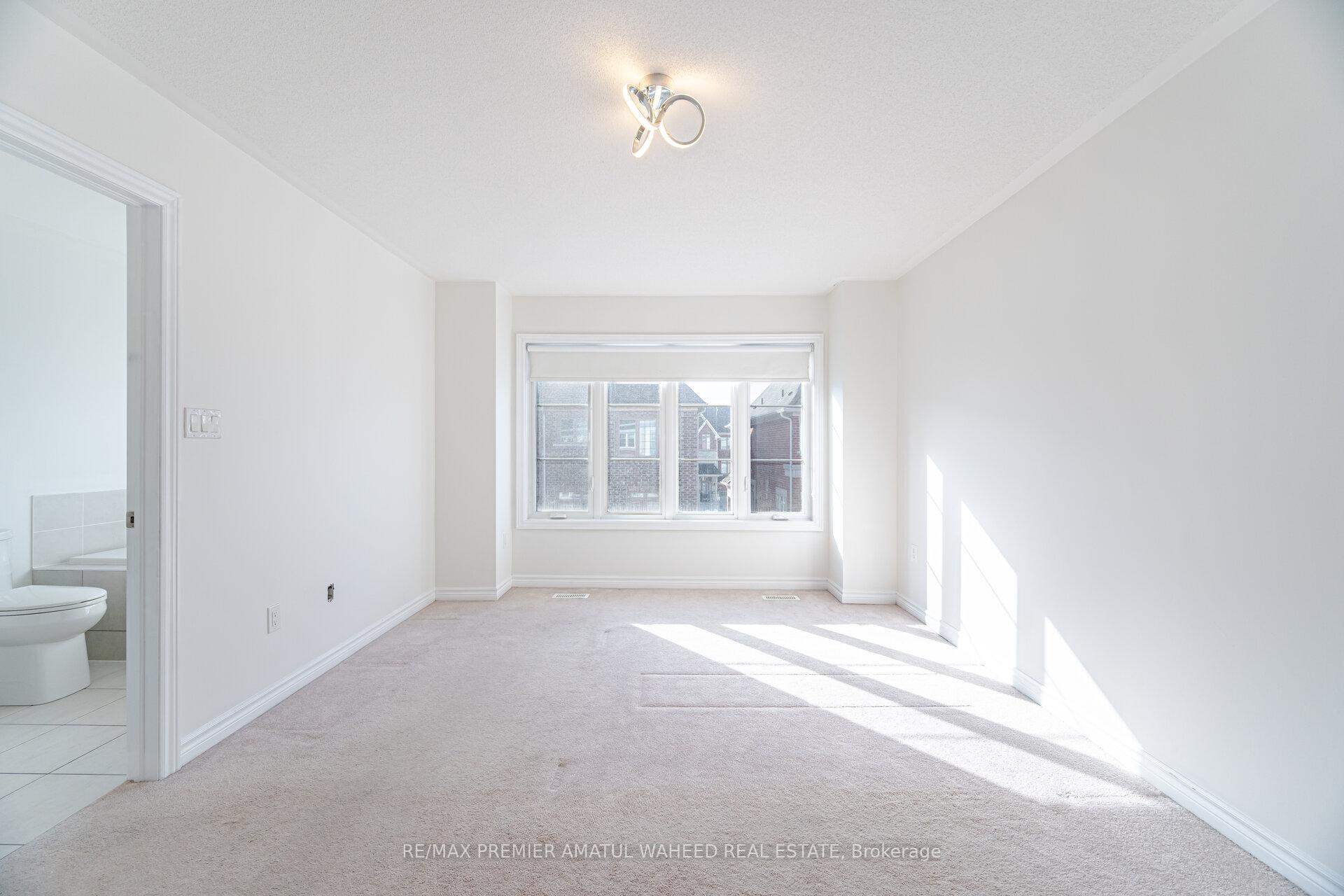 Photo 26 of 67 Farooq Boulevard, Vaughan, Vellore Village — HOMEH