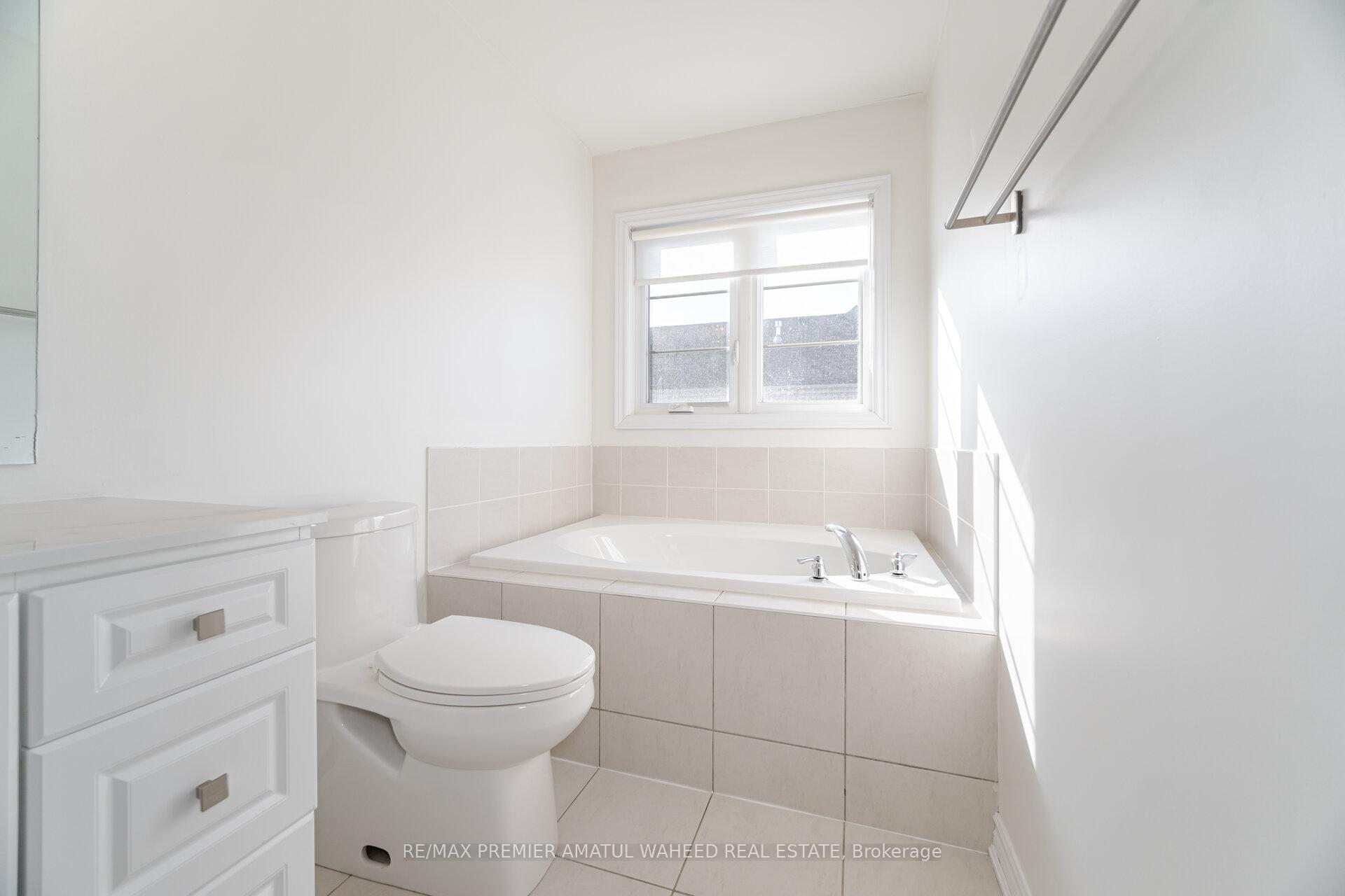 Photo 28 of 67 Farooq Boulevard, Vaughan, Vellore Village — HOMEH