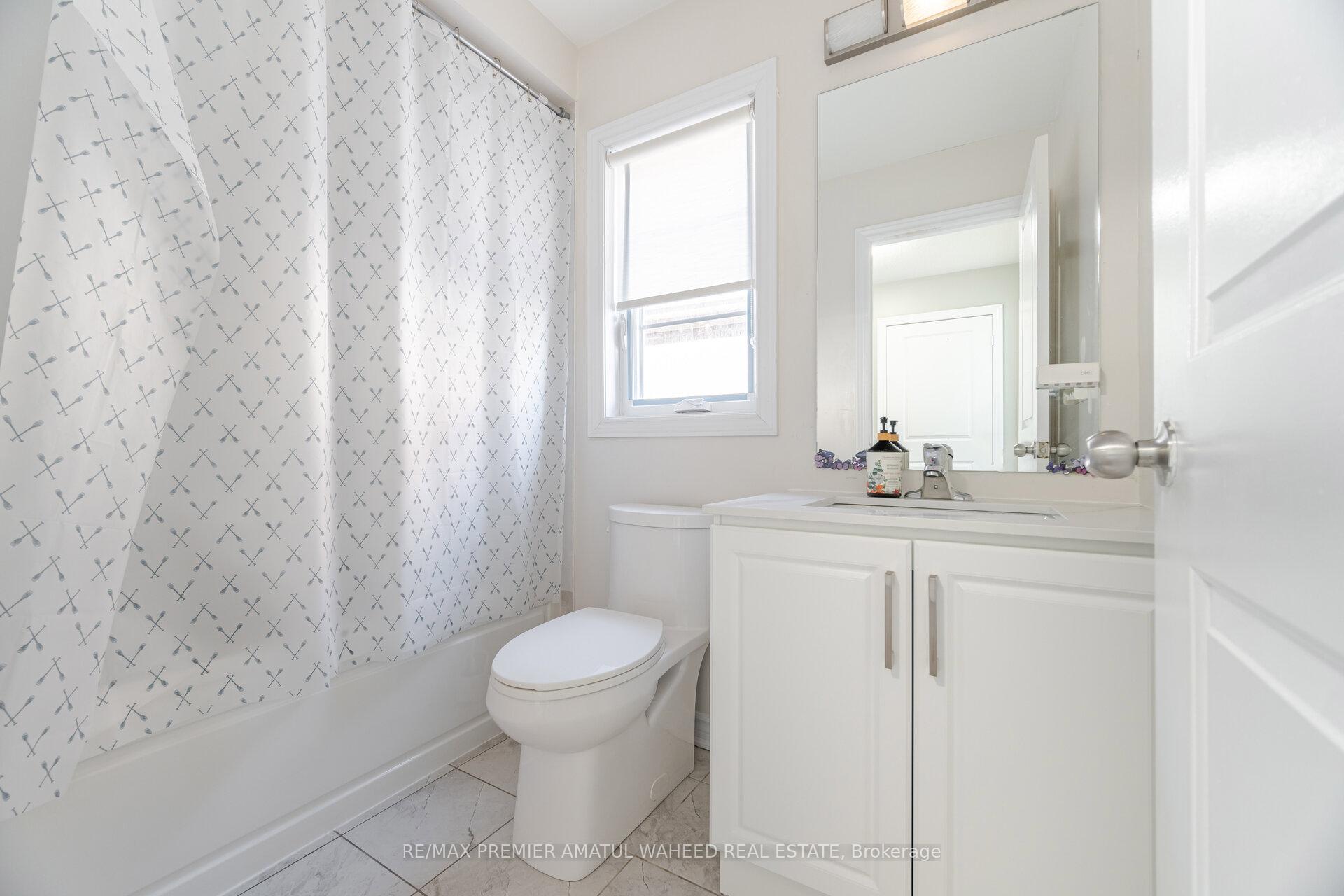 Photo 34 of 67 Farooq Boulevard, Vaughan, Vellore Village — HOMEH