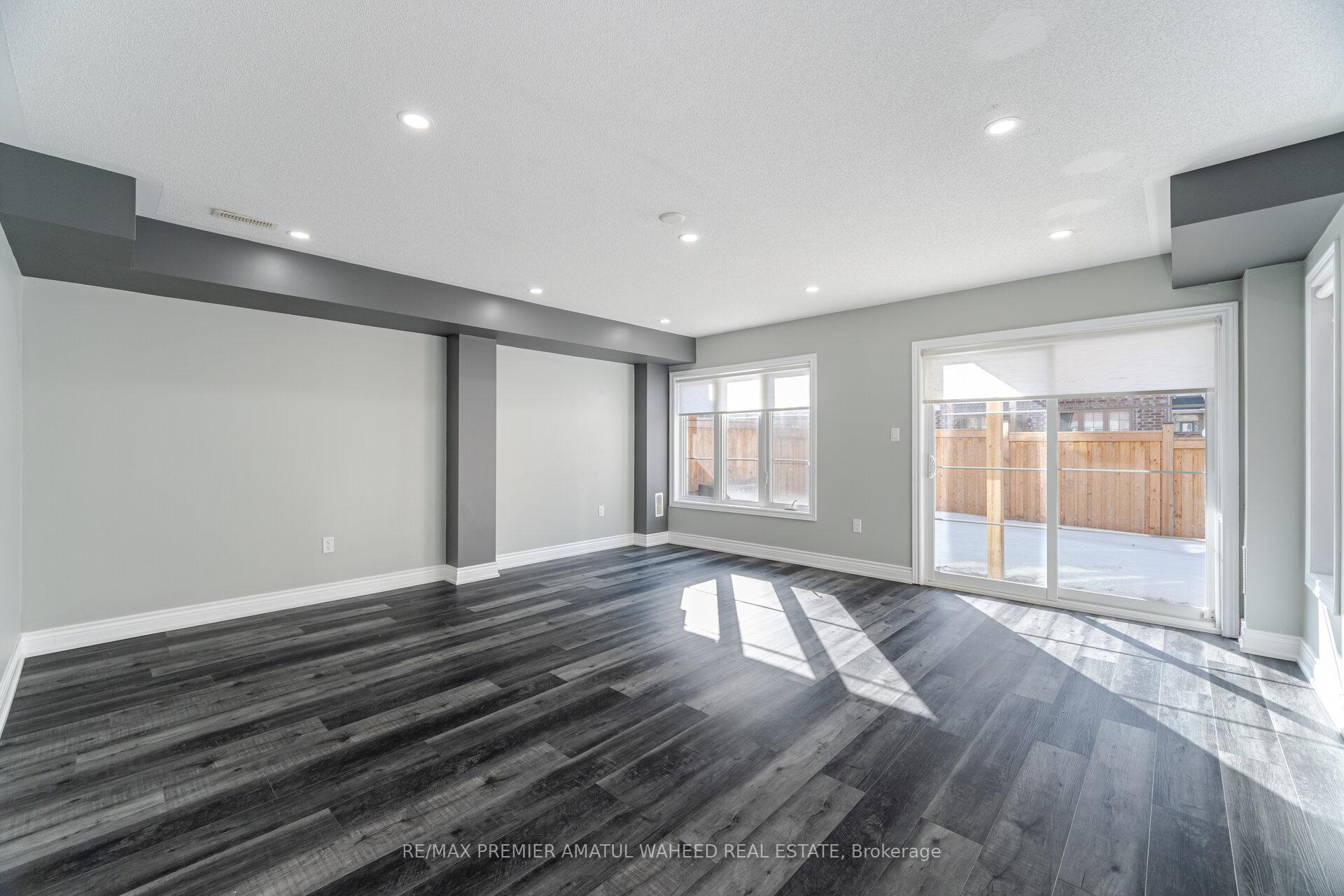 Photo 37 of 67 Farooq Boulevard, Vaughan, Vellore Village — HOMEH