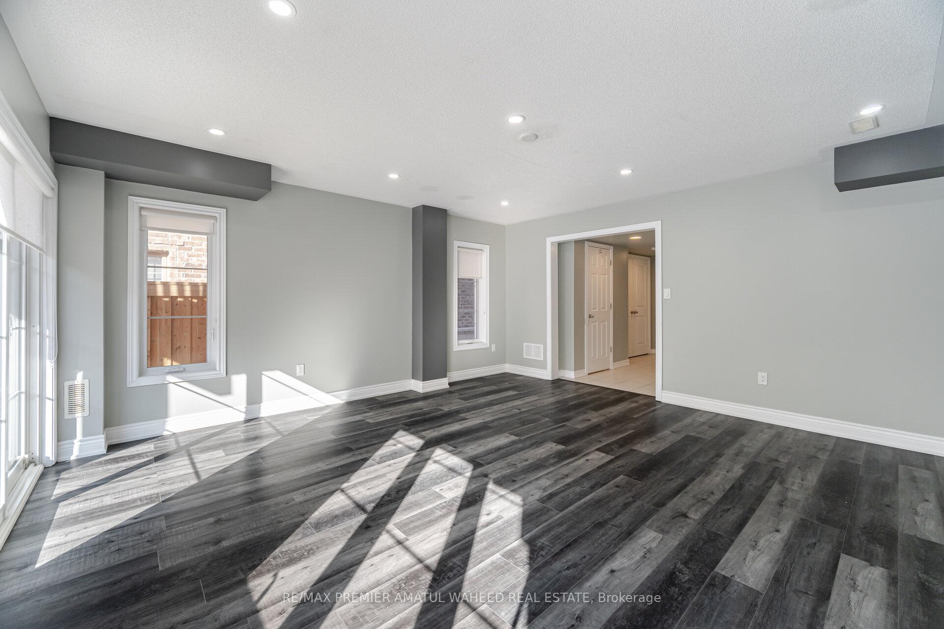 Photo 38 of 67 Farooq Boulevard, Vaughan, Vellore Village — HOMEH