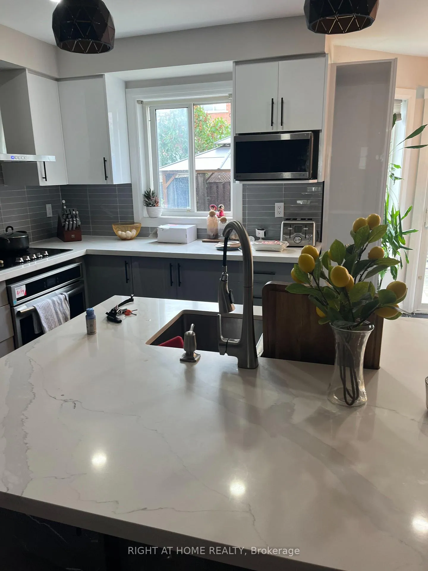 Photo 2 of 26 Bluewater Trail N, Vaughan, Vellore Village — HOMEH