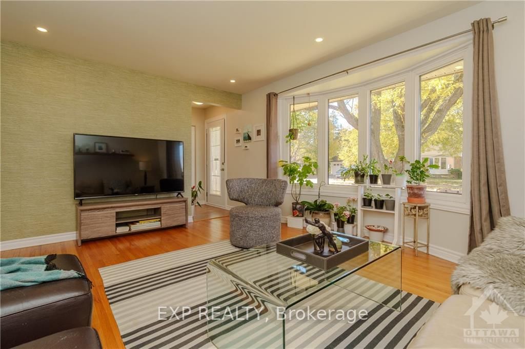 Photo 17 of 1978 Featherston Drive, Ottawa, Guildwood Estates - Urbandale Acres — HOMEH