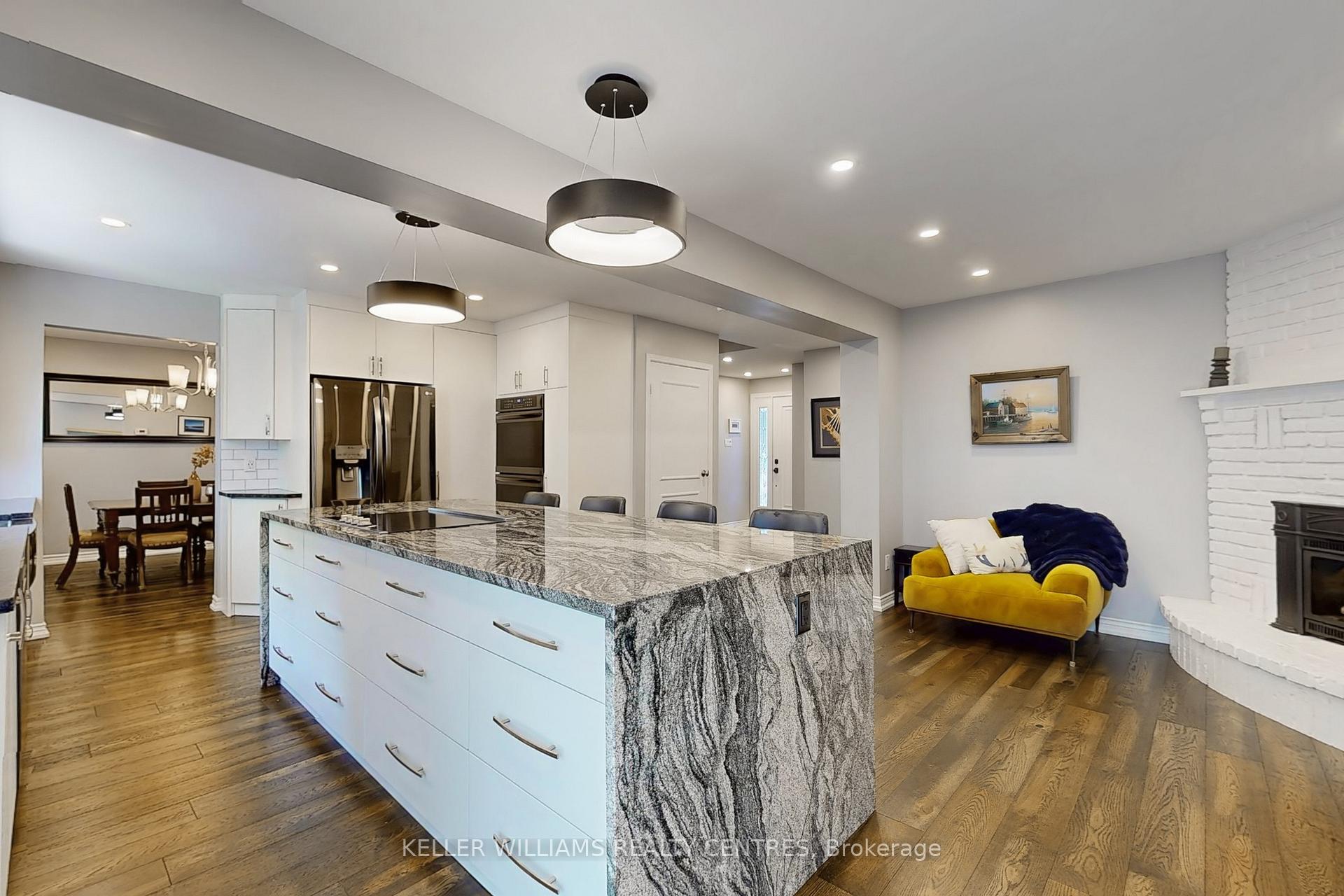 Photo 9 of 31 Avondale Crescent, Aurora, Aurora Village — HOMEH