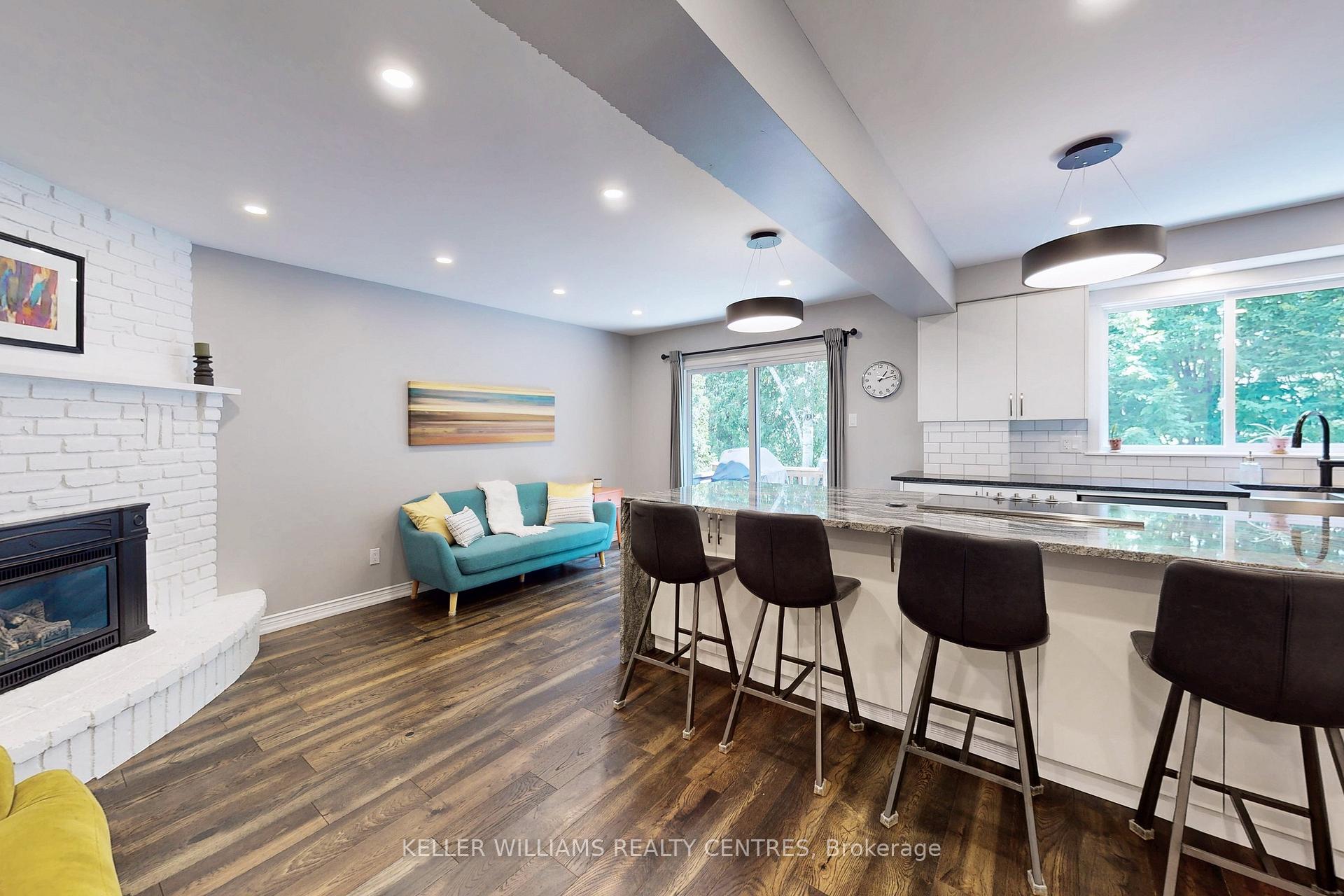 Photo 10 of 31 Avondale Crescent, Aurora, Aurora Village — HOMEH