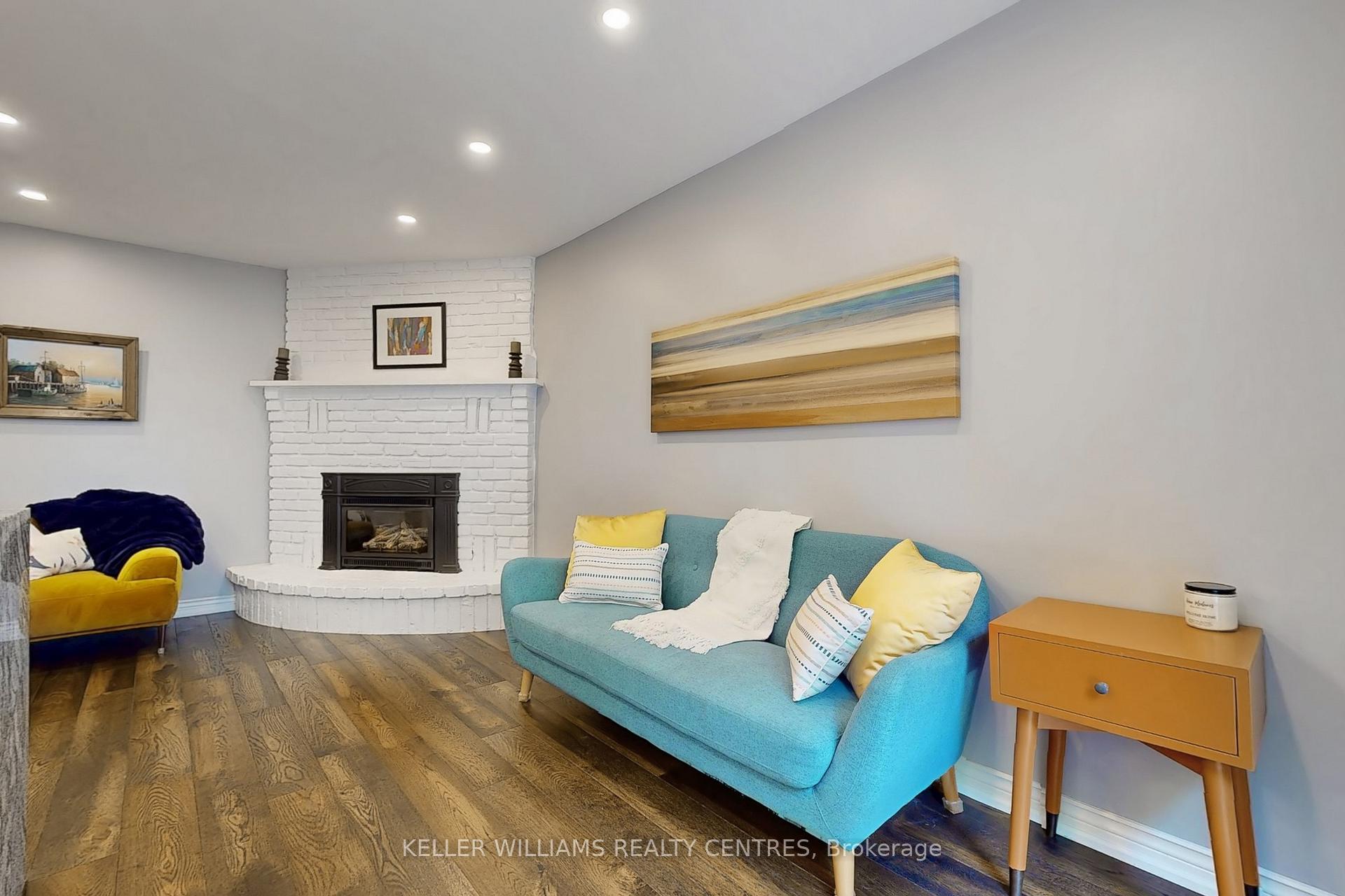 Photo 11 of 31 Avondale Crescent, Aurora, Aurora Village — HOMEH