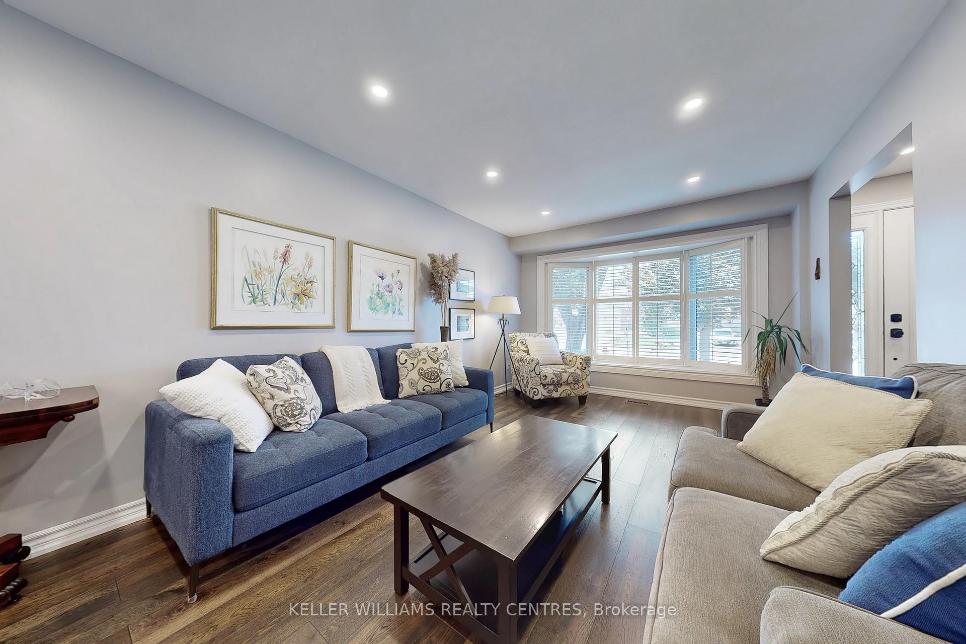 Photo 12 of 31 Avondale Crescent, Aurora, Aurora Village — HOMEH