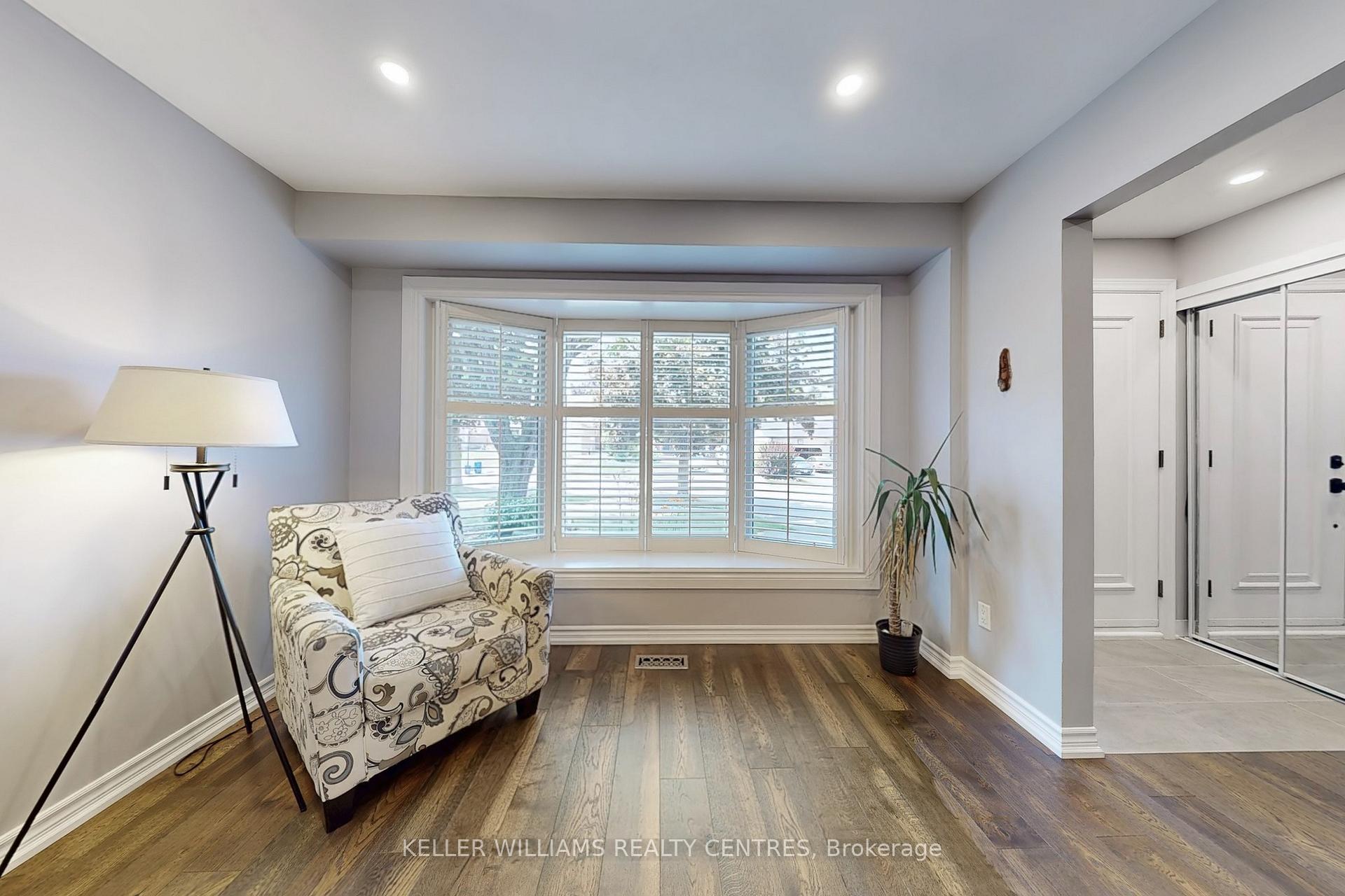 Photo 13 of 31 Avondale Crescent, Aurora, Aurora Village — HOMEH